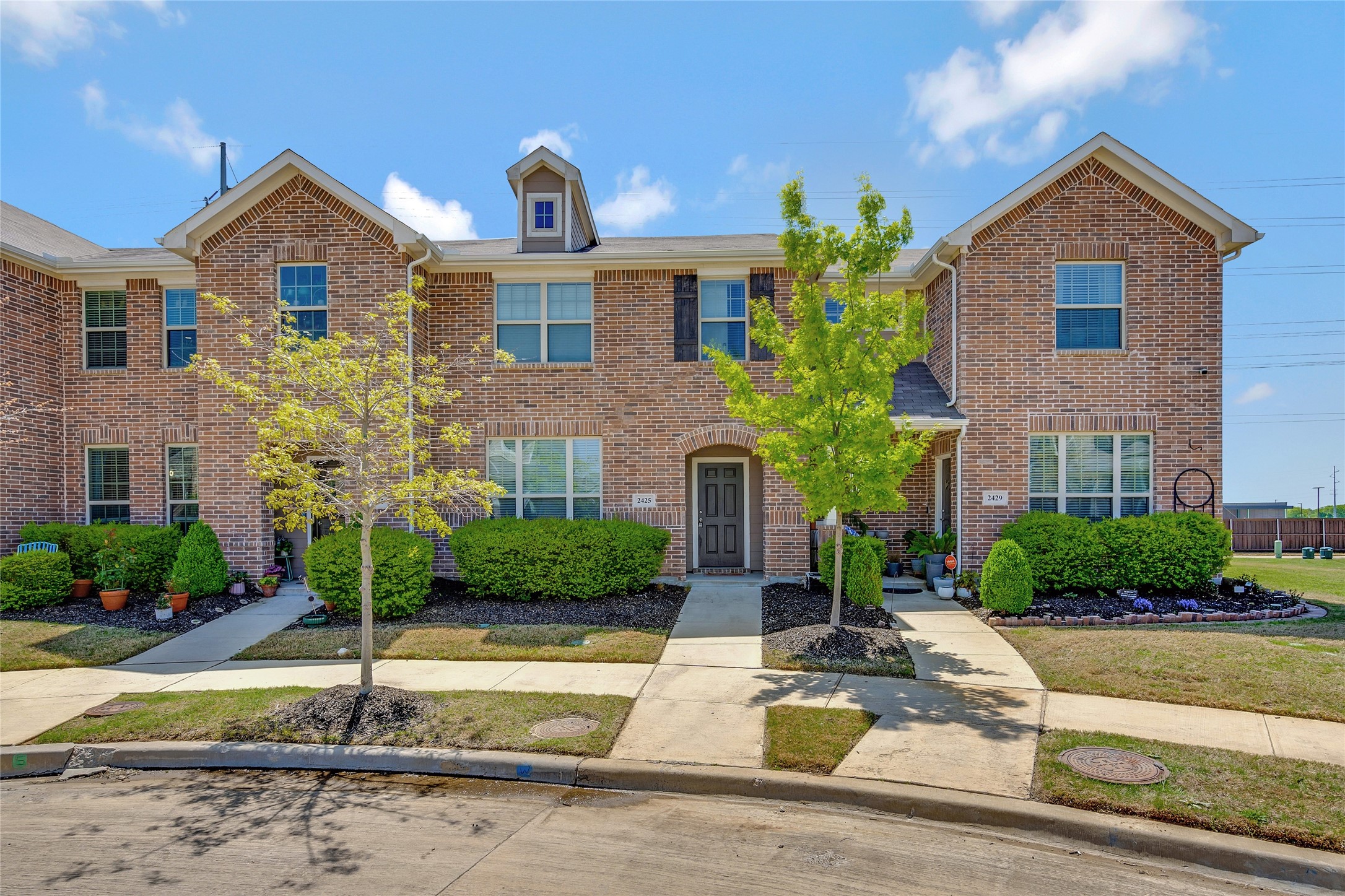2425 Canongate Drive