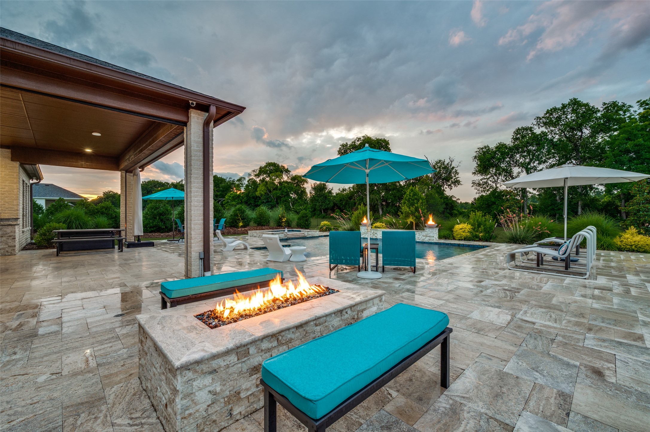 2110 HONEY Lane