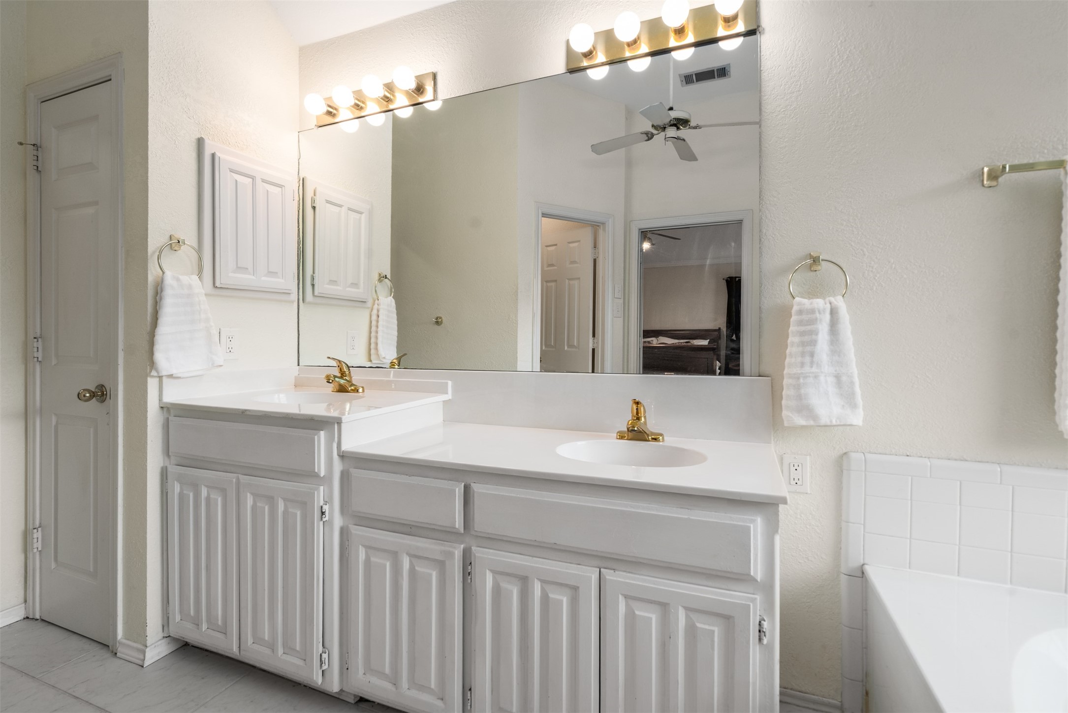 560 Dove Creek Place