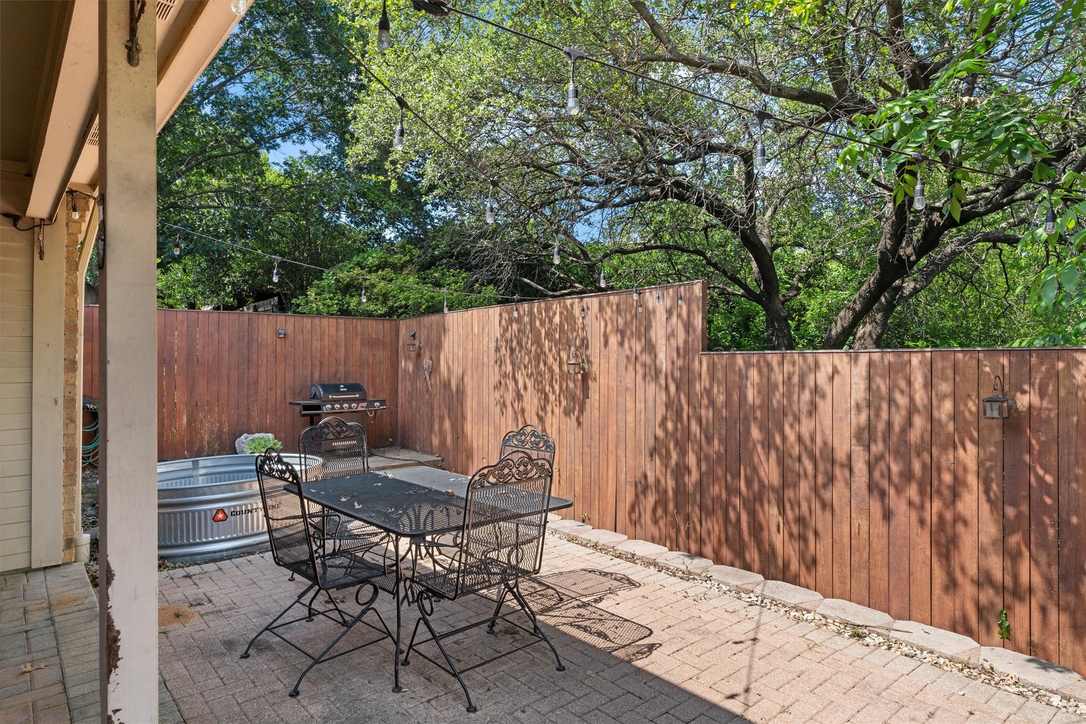 3410 Country Club Place