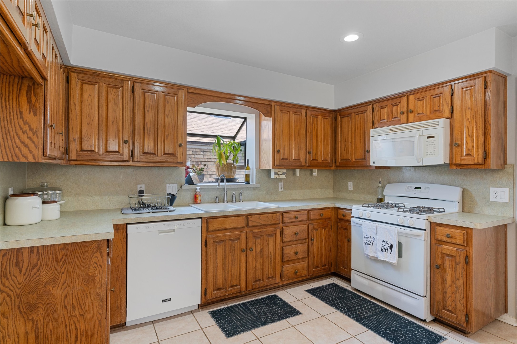 3410 Country Club Place