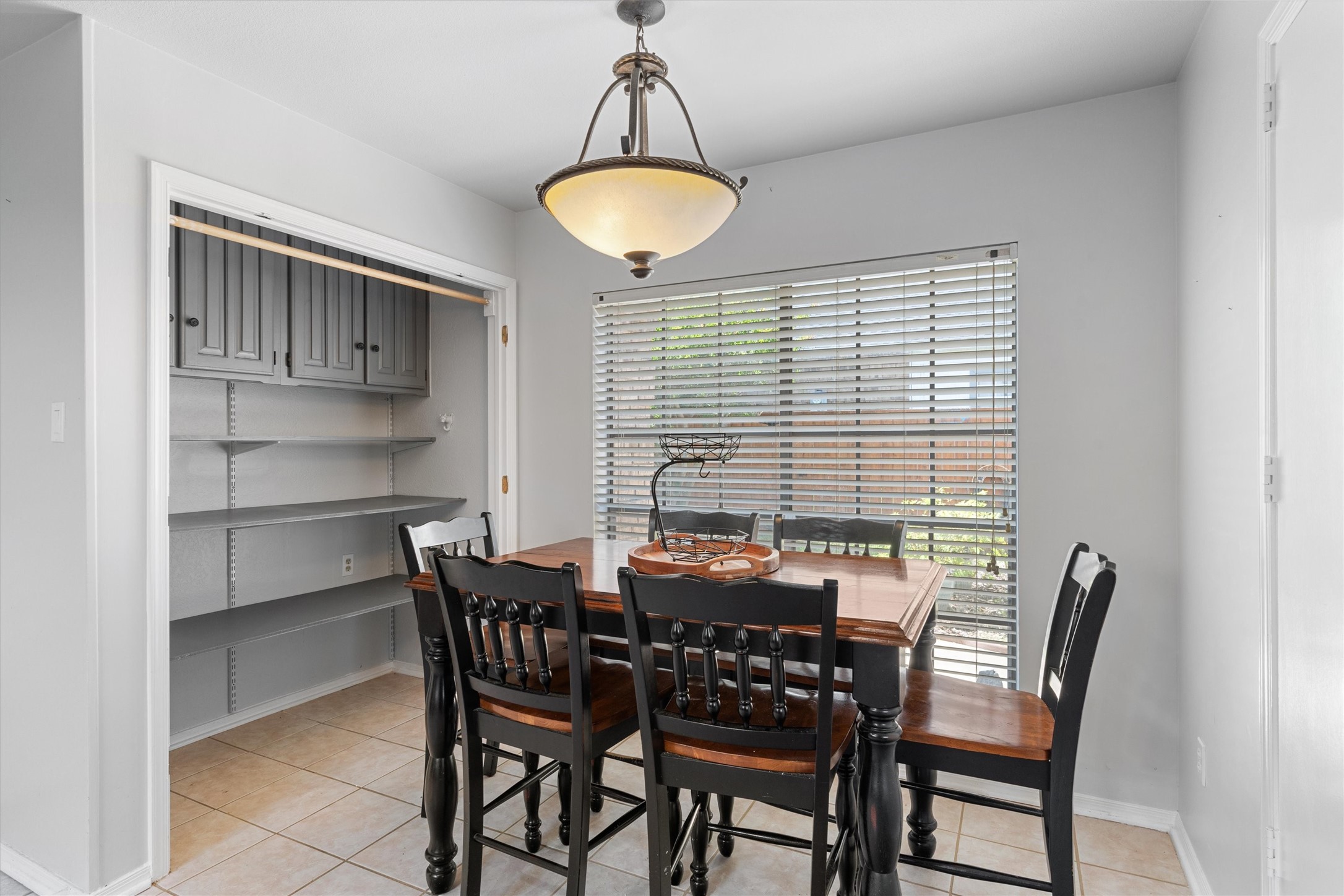 3410 Country Club Place