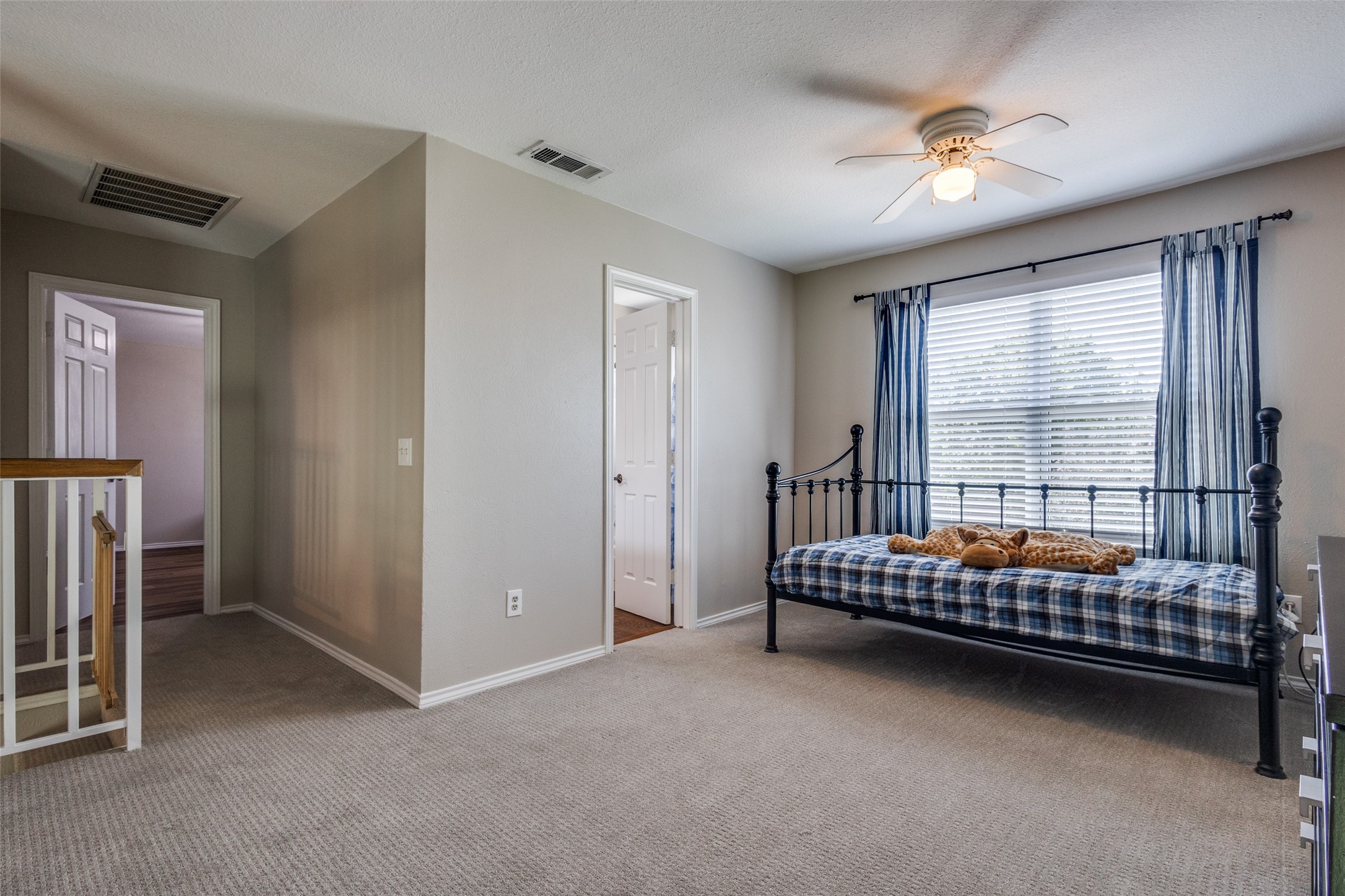 1926 Cedar Ridge Drive