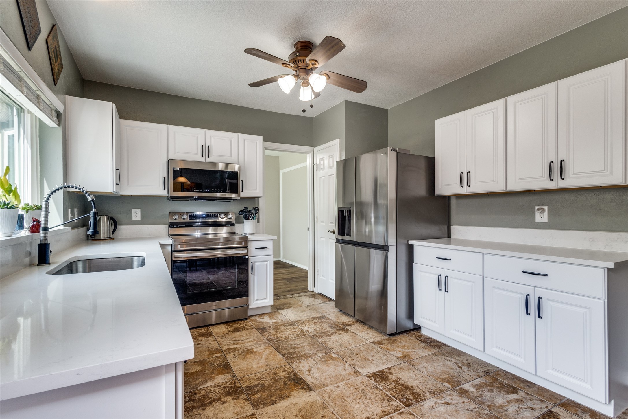 1926 Cedar Ridge Drive