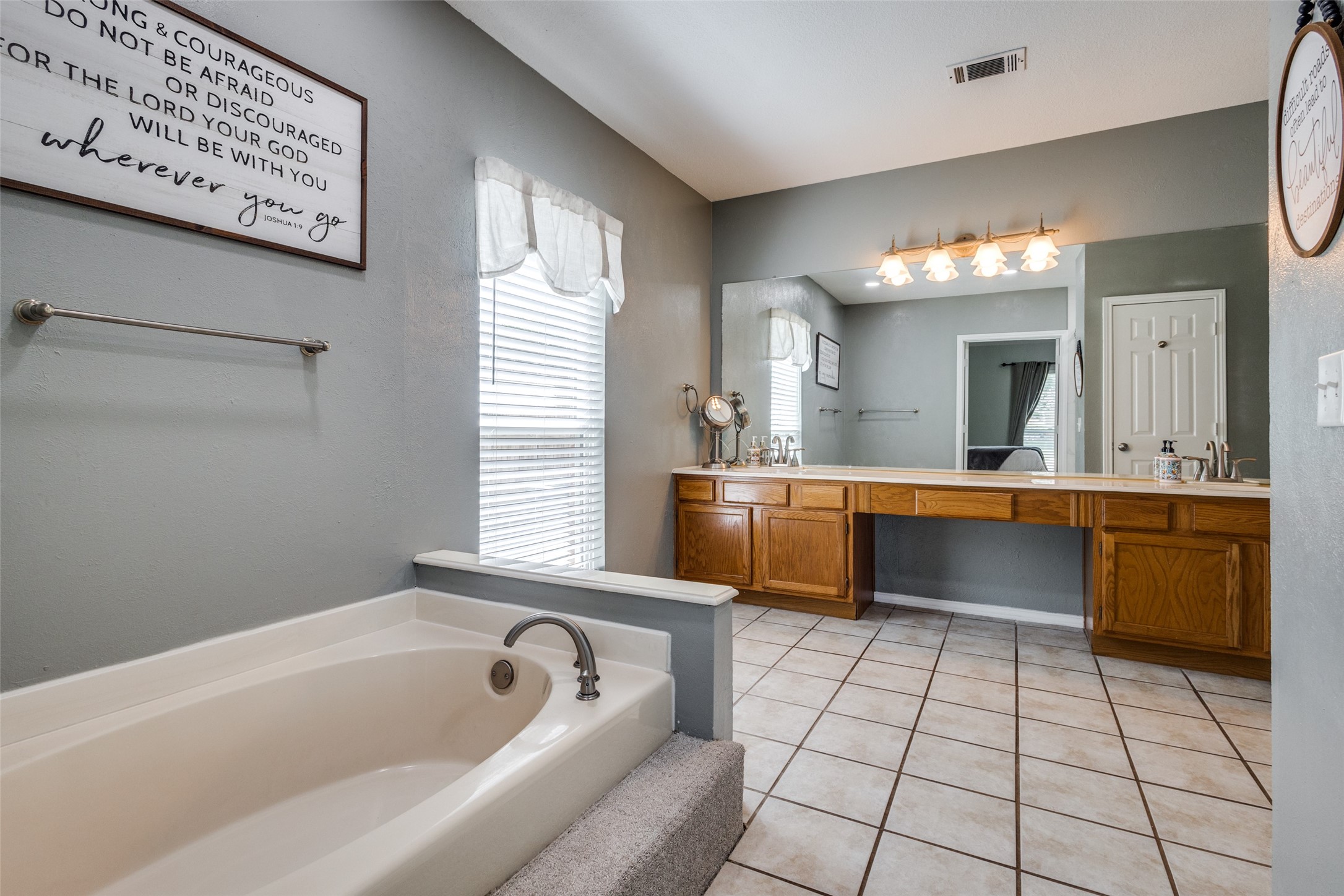 1926 Cedar Ridge Drive