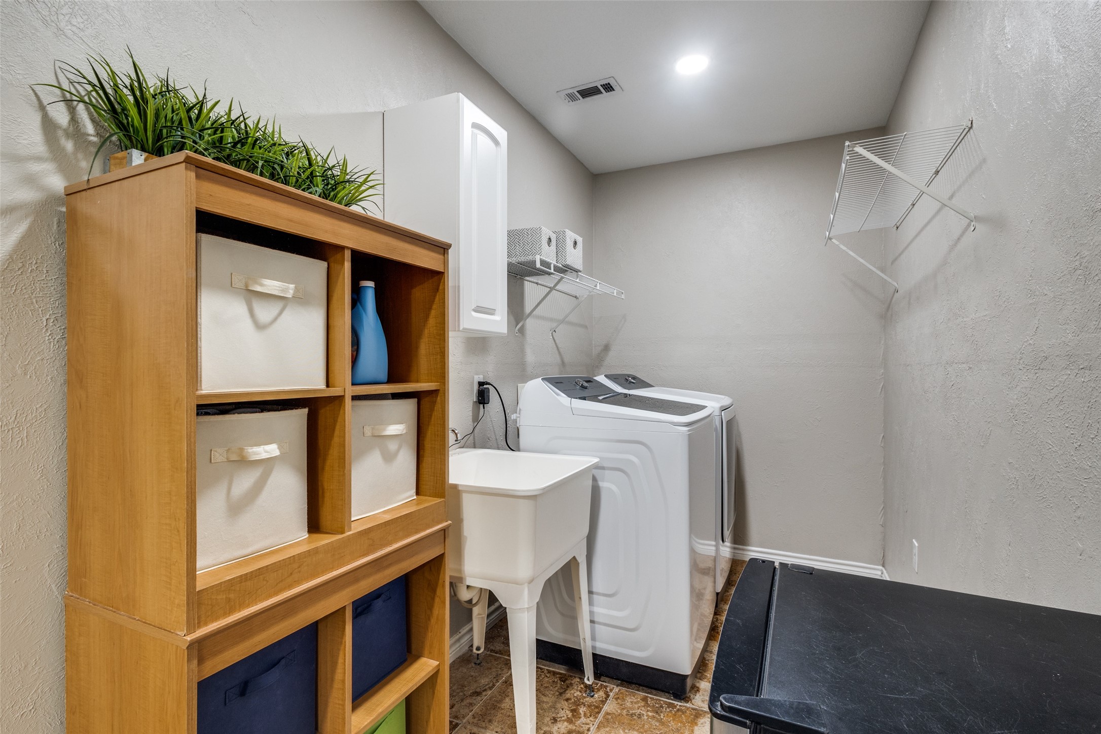 1926 Cedar Ridge Drive