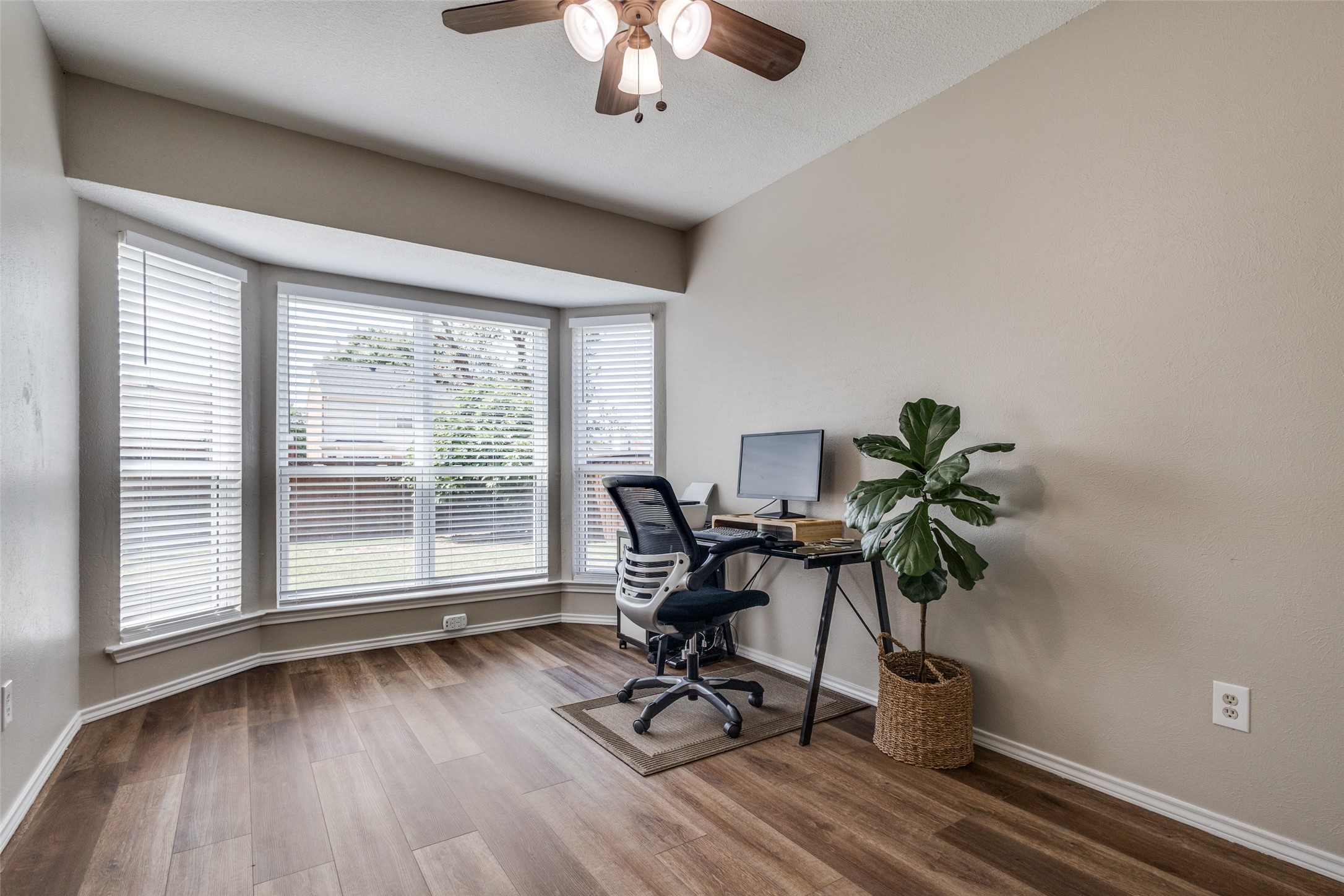 1926 Cedar Ridge Drive