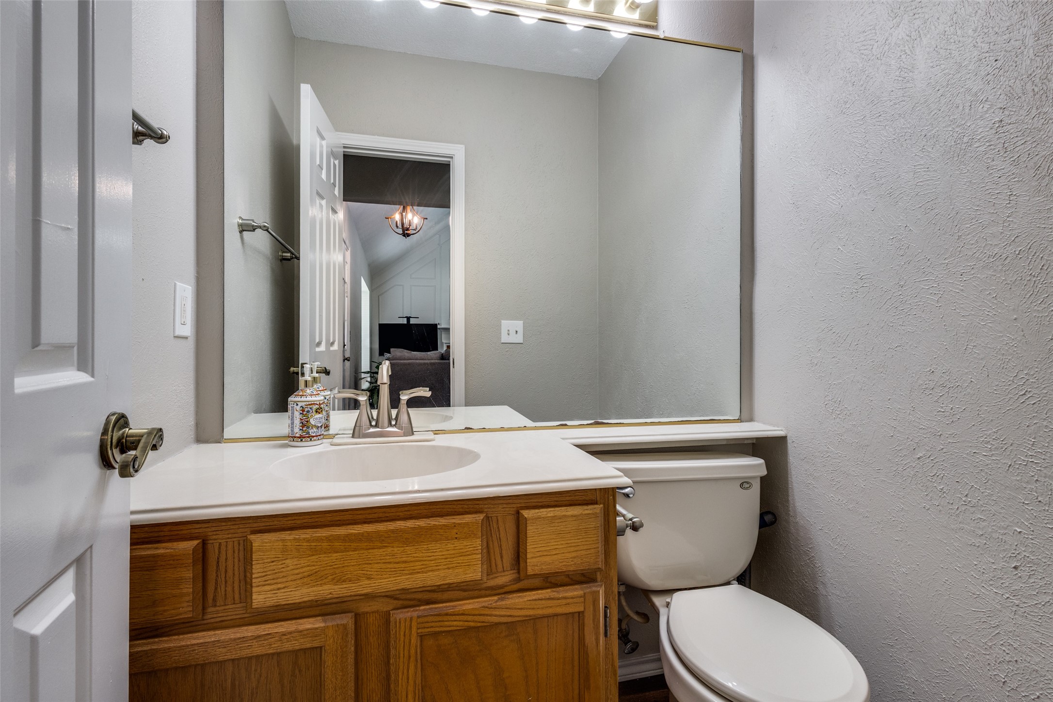 1926 Cedar Ridge Drive