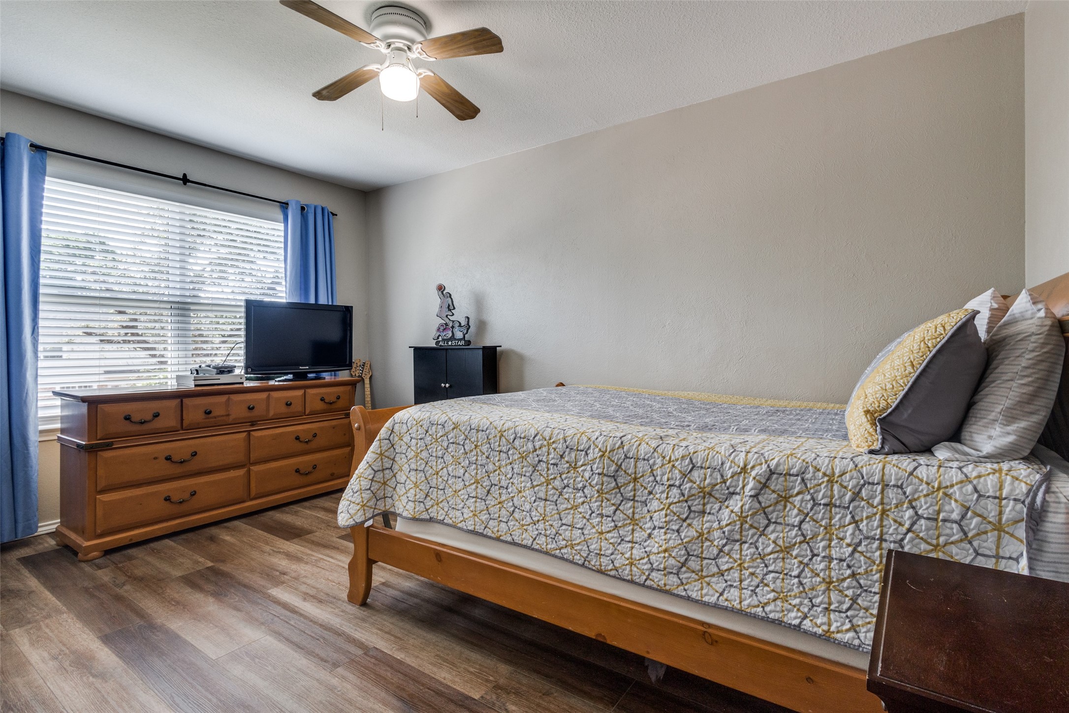 1926 Cedar Ridge Drive