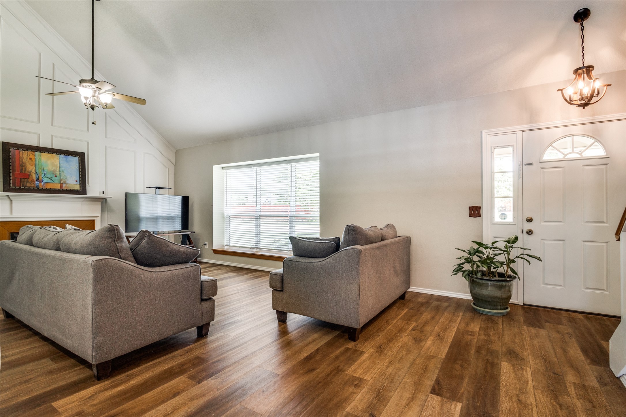 1926 Cedar Ridge Drive