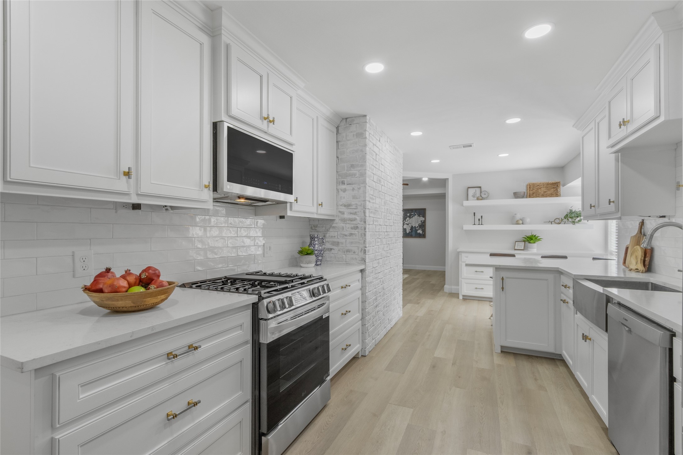336 Pebble Knoll