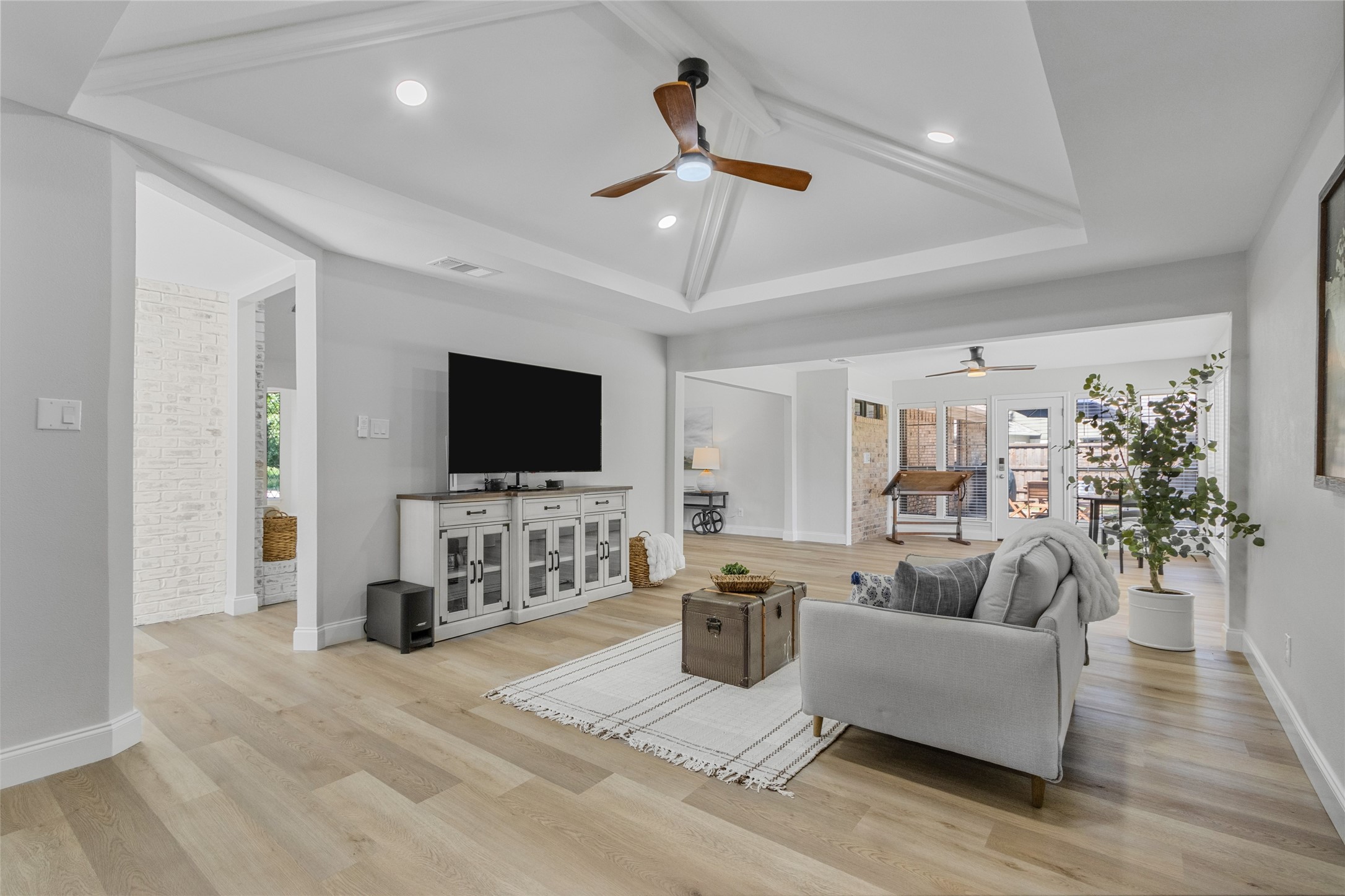 336 Pebble Knoll
