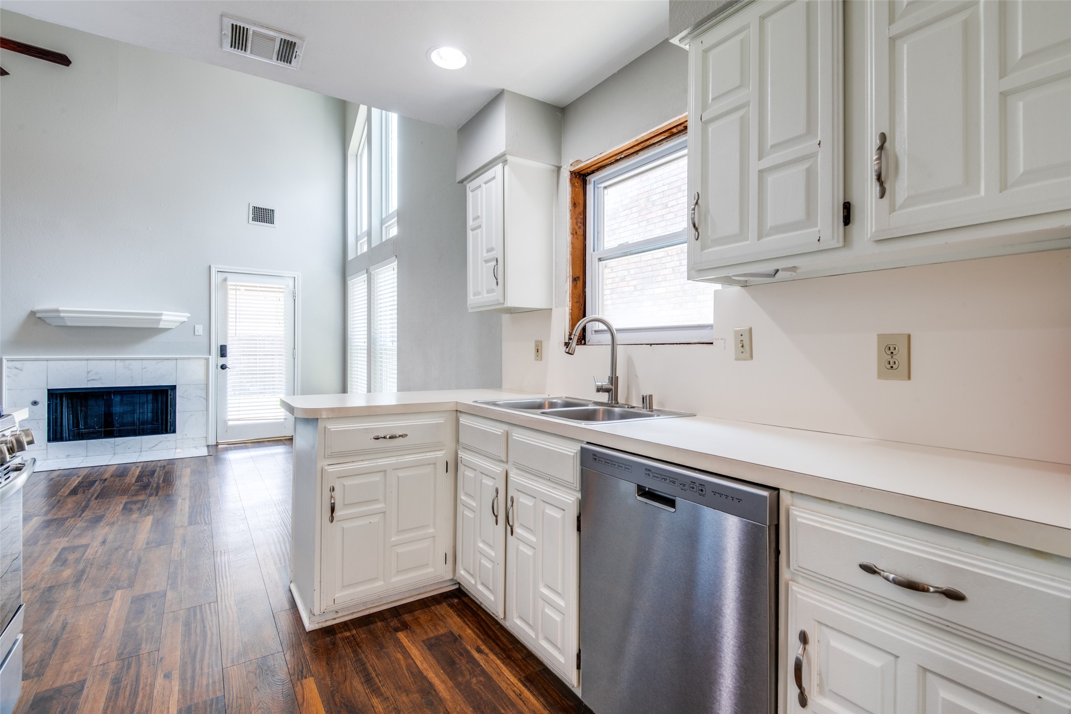 2036 Country Club Drive