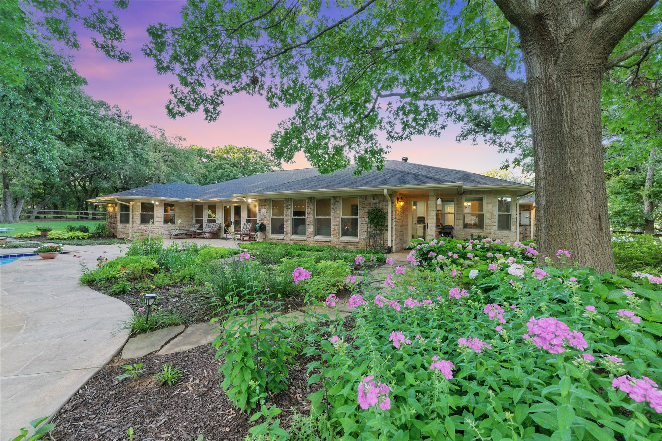 120 Hollow Oak Court
