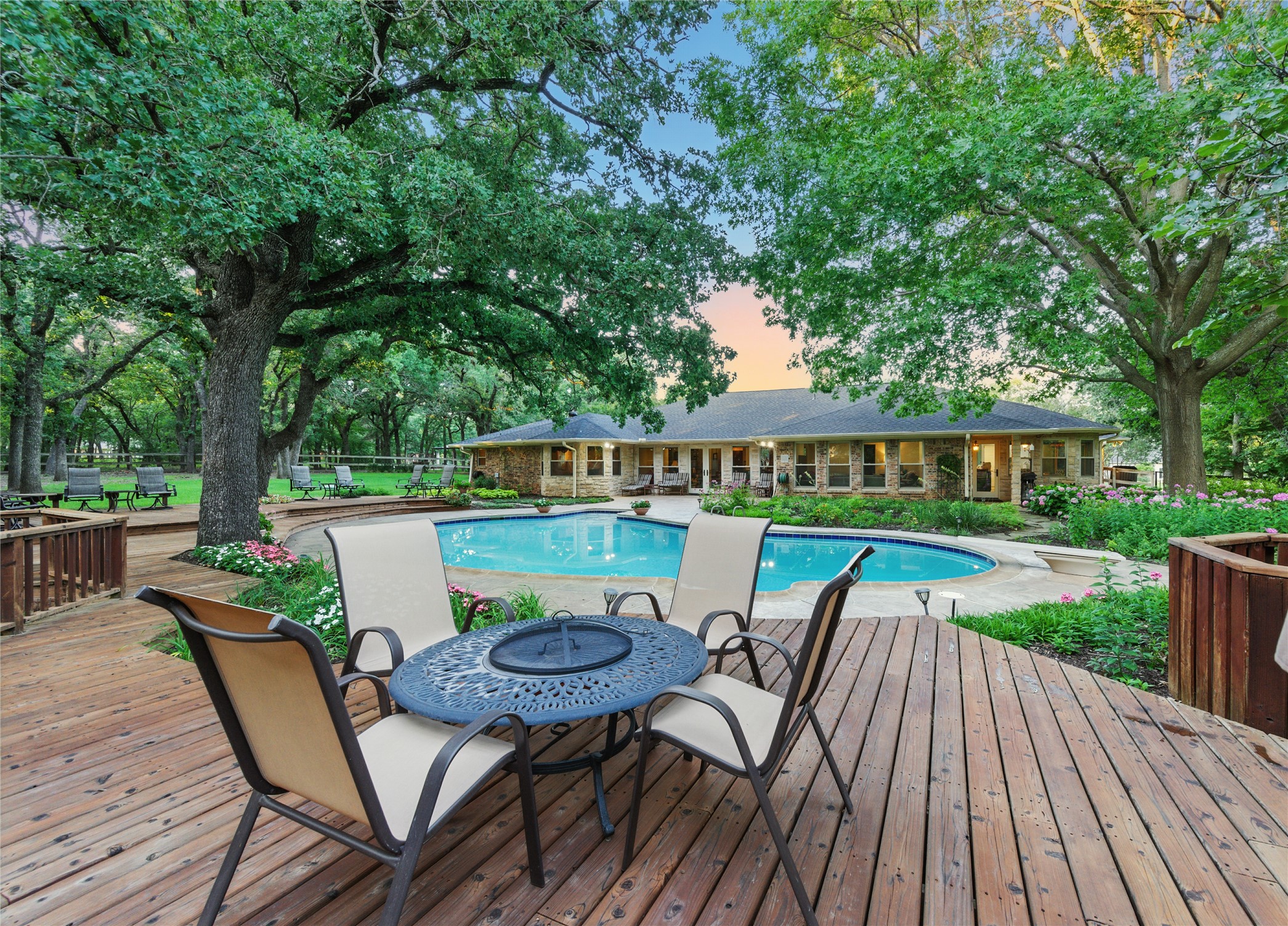 120 Hollow Oak Court