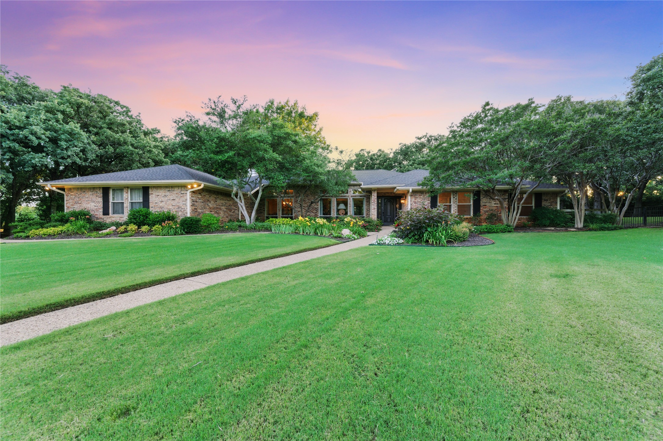120 Hollow Oak Court