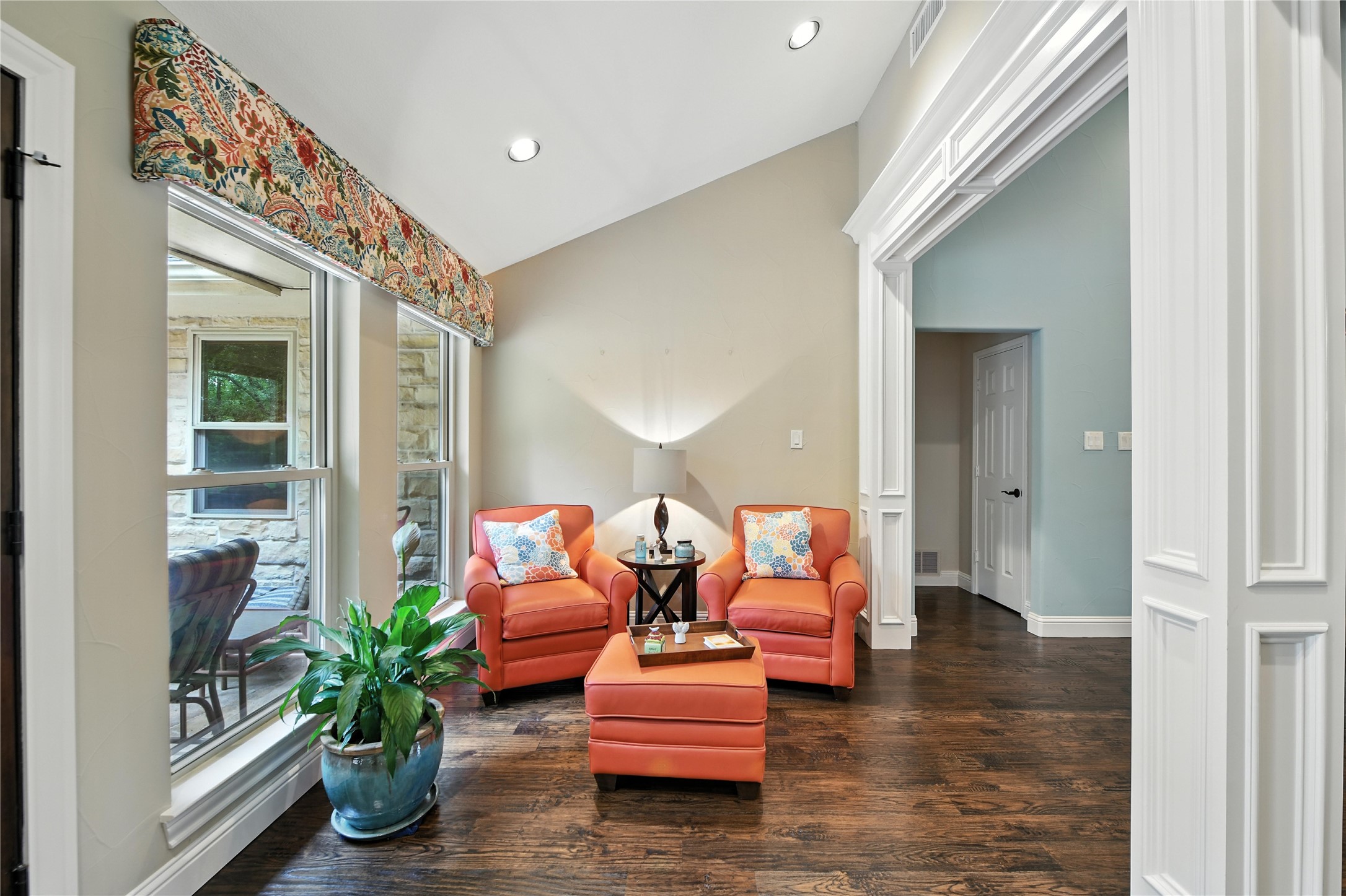 120 Hollow Oak Court