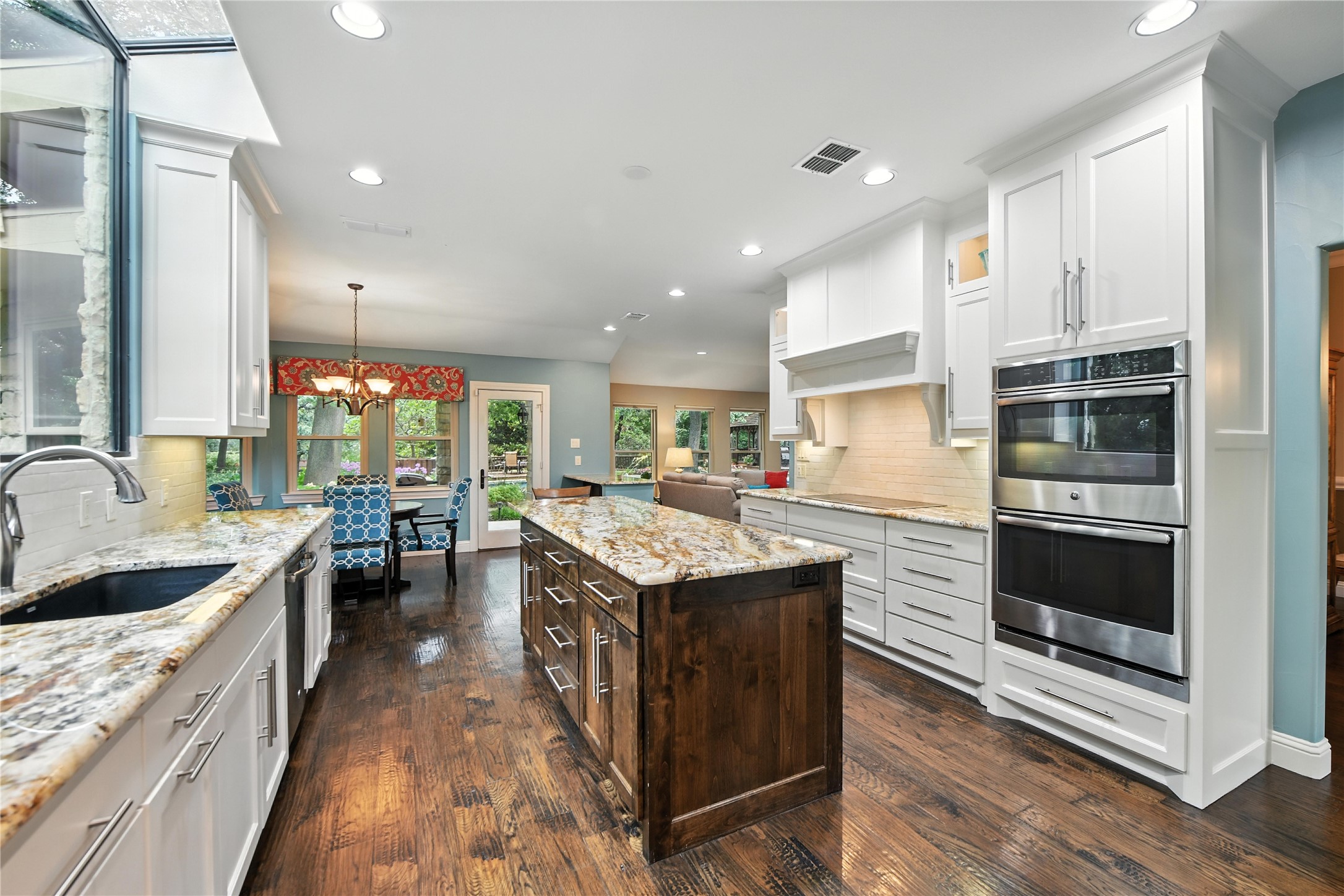 120 Hollow Oak Court