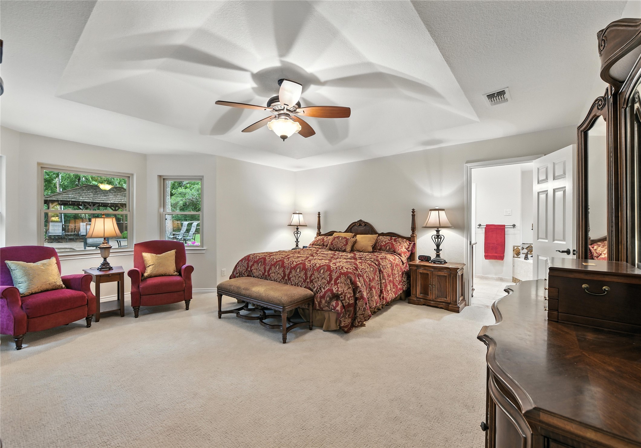 120 Hollow Oak Court