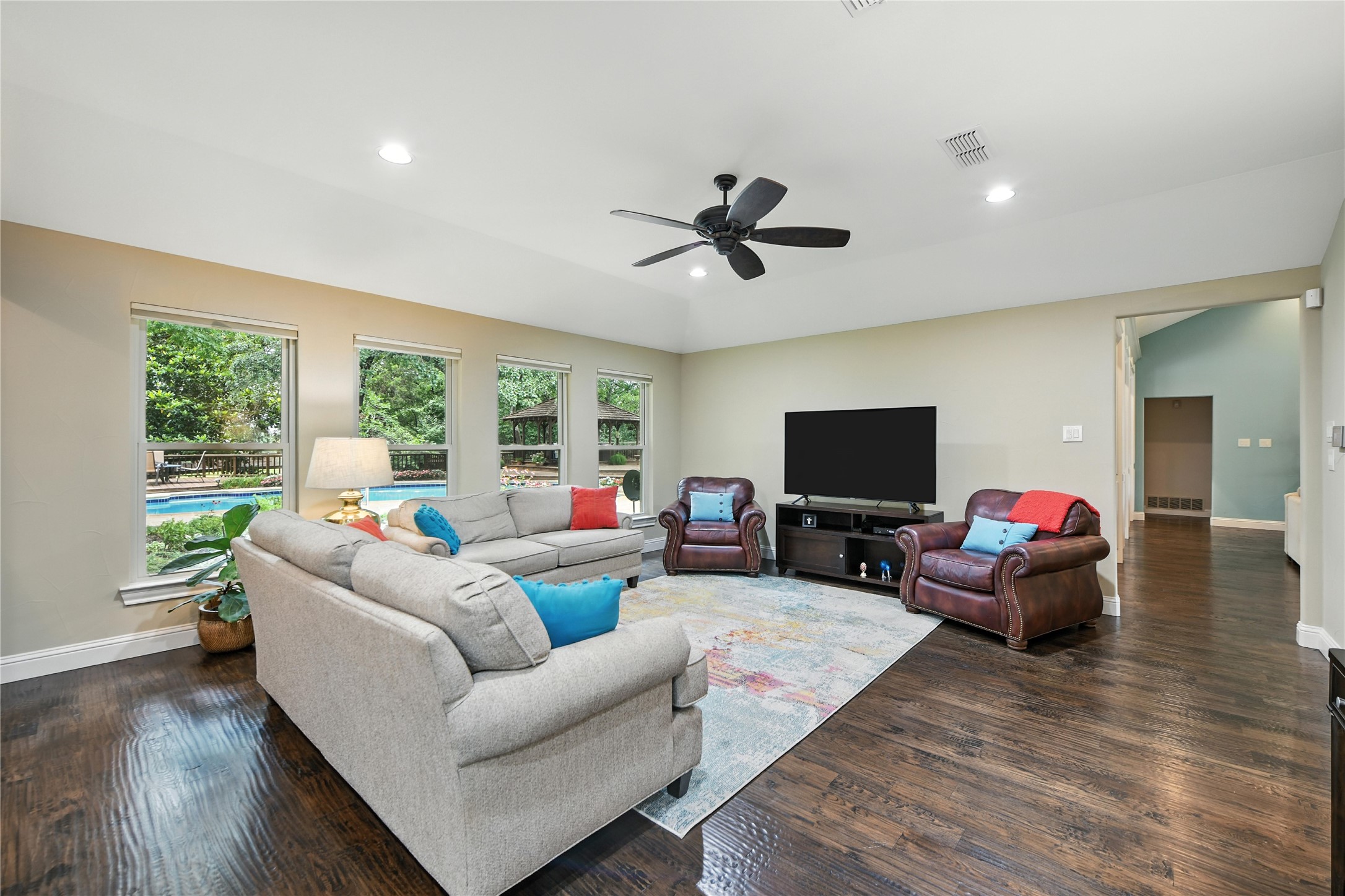 120 Hollow Oak Court