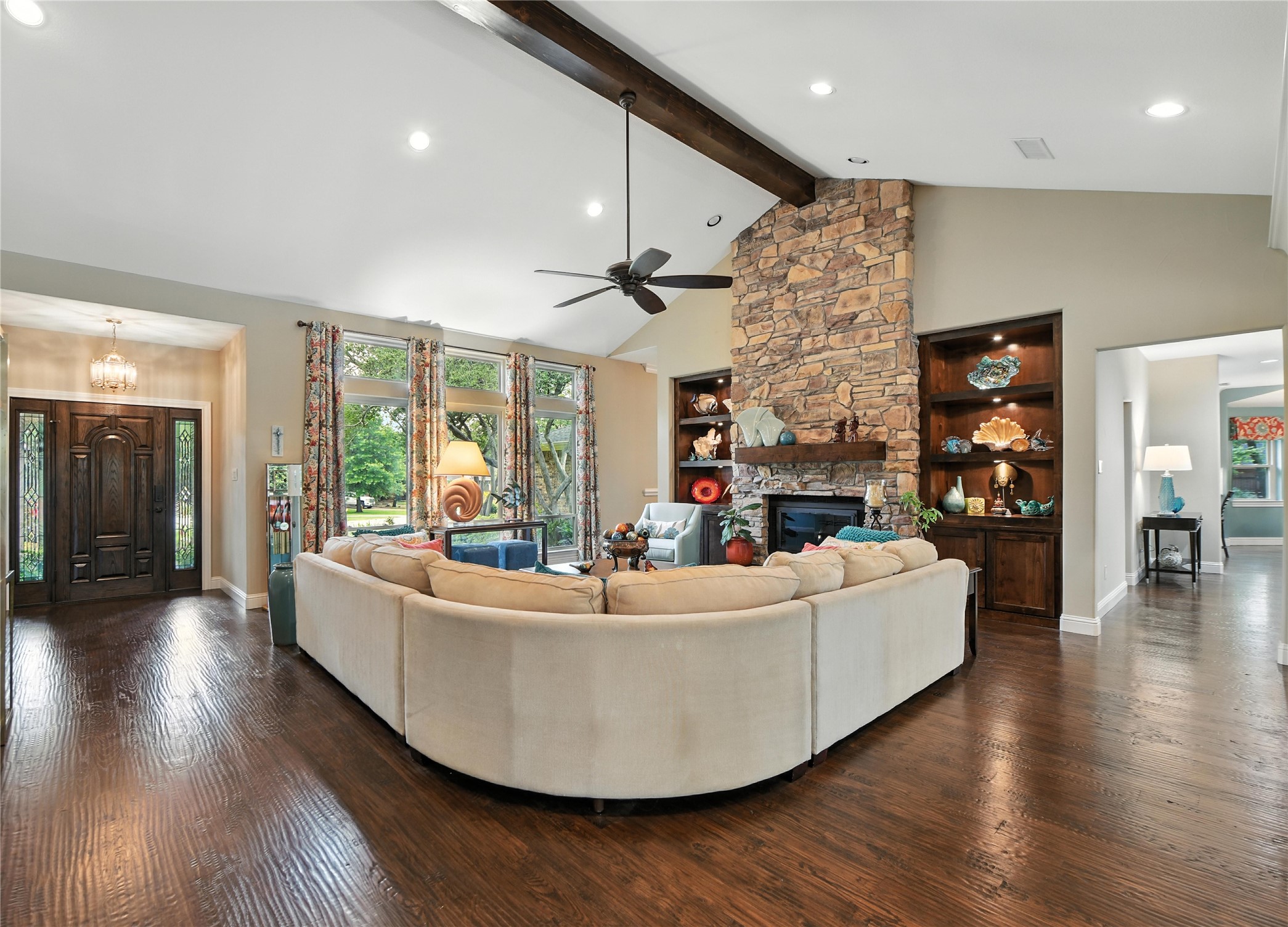 120 Hollow Oak Court