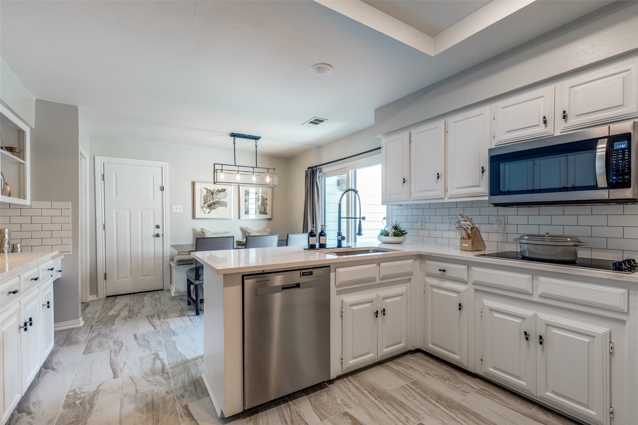 7301 Highland Glen Trail