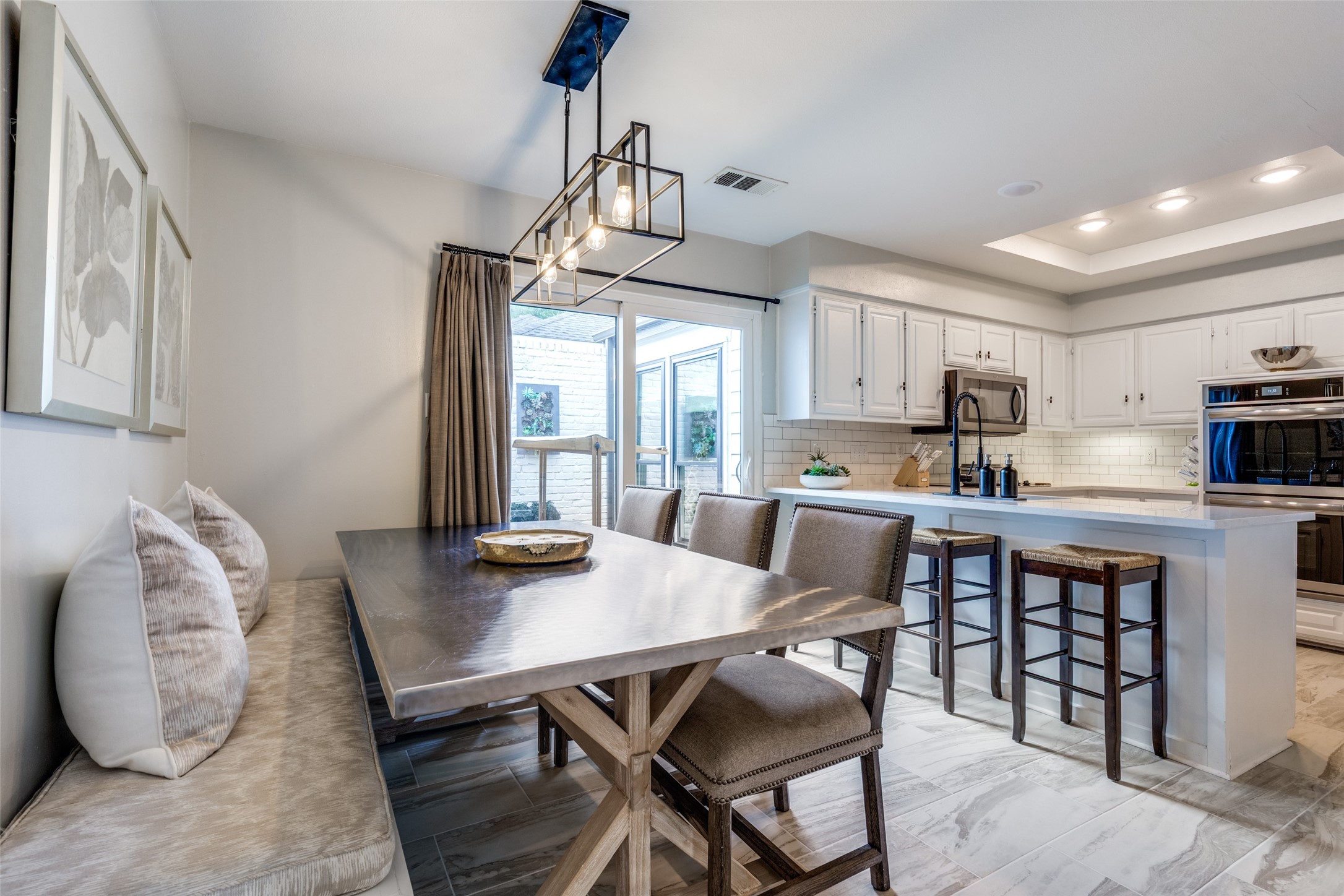 7301 Highland Glen Trail