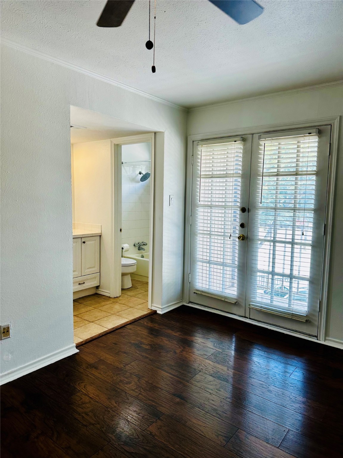 4000 Rawlins Street 101