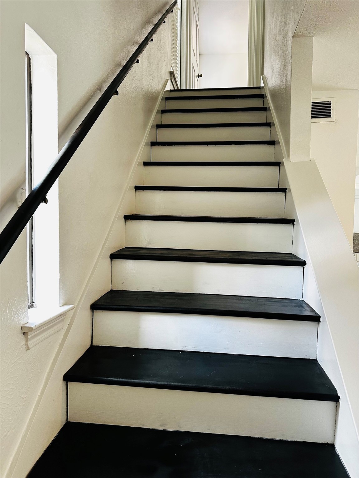 4000 Rawlins Street 101