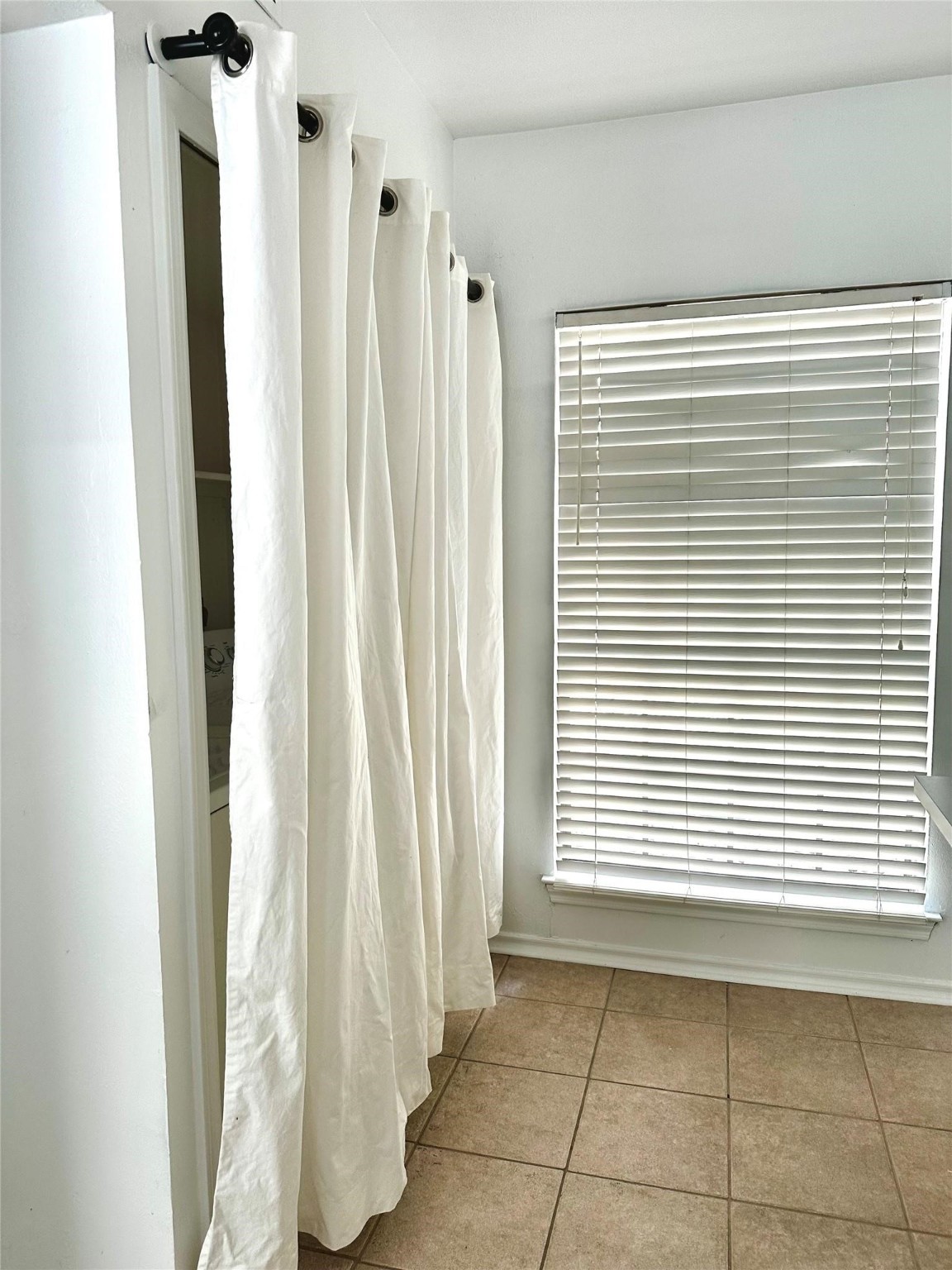 4000 Rawlins Street 101