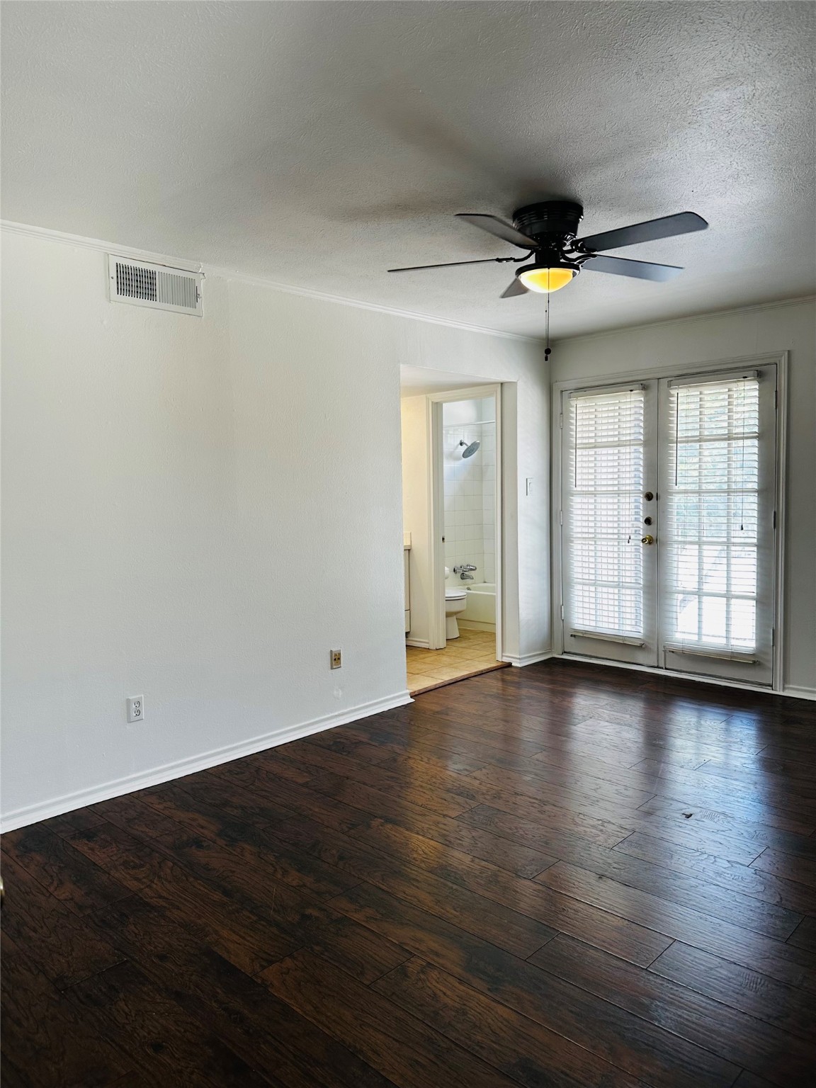 4000 Rawlins Street 101