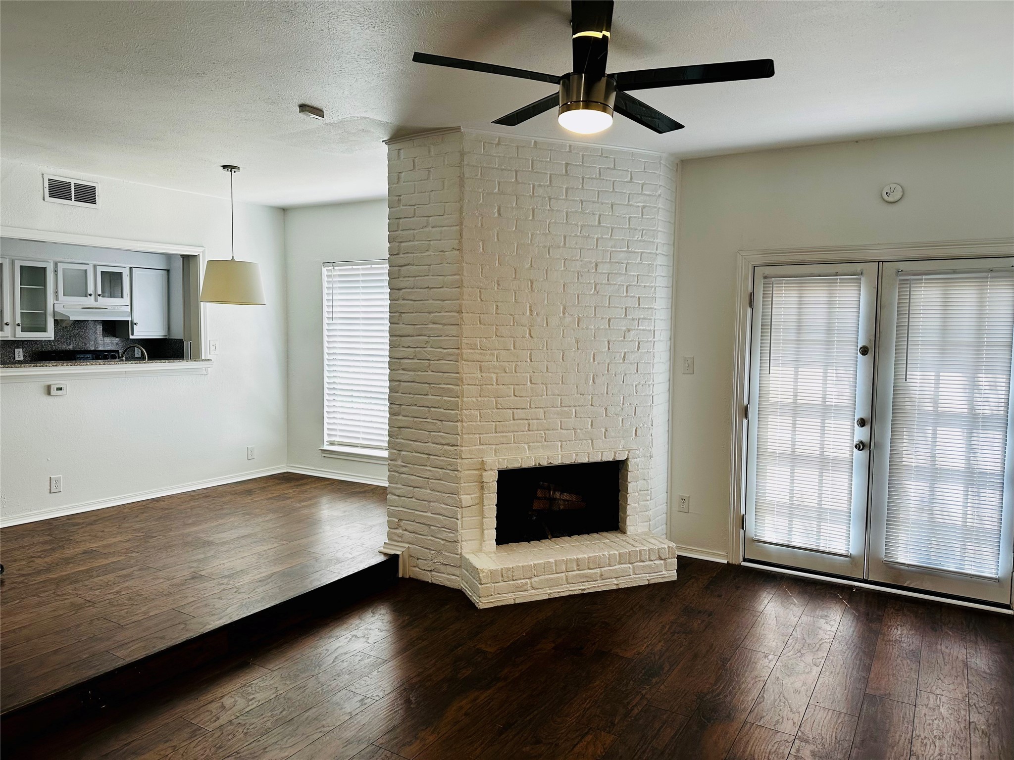 4000 Rawlins Street 101