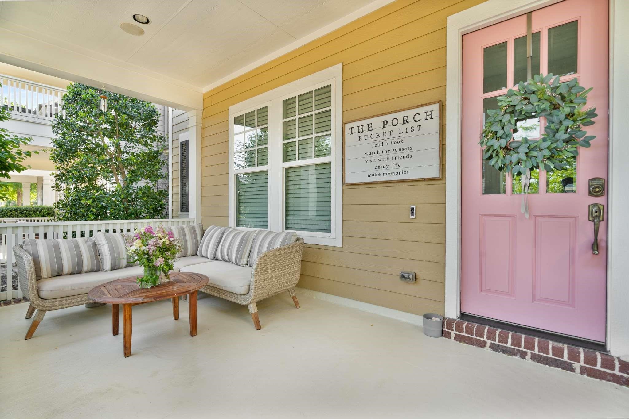 437 Travis Street