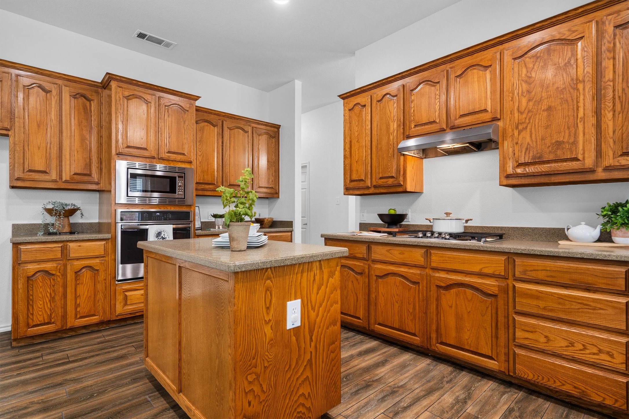 10149 Red Bluff Lane