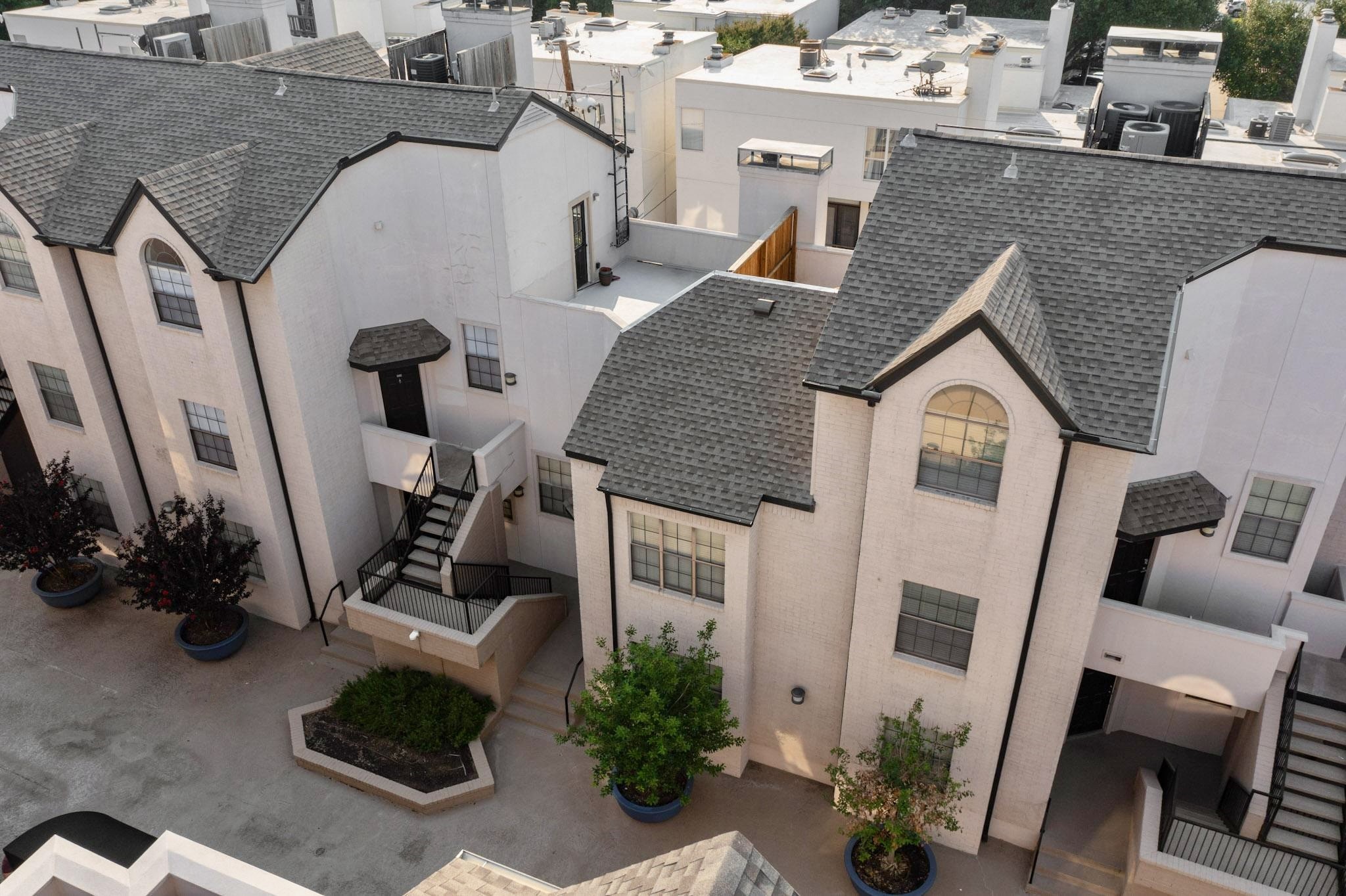 3901 Travis Street 113