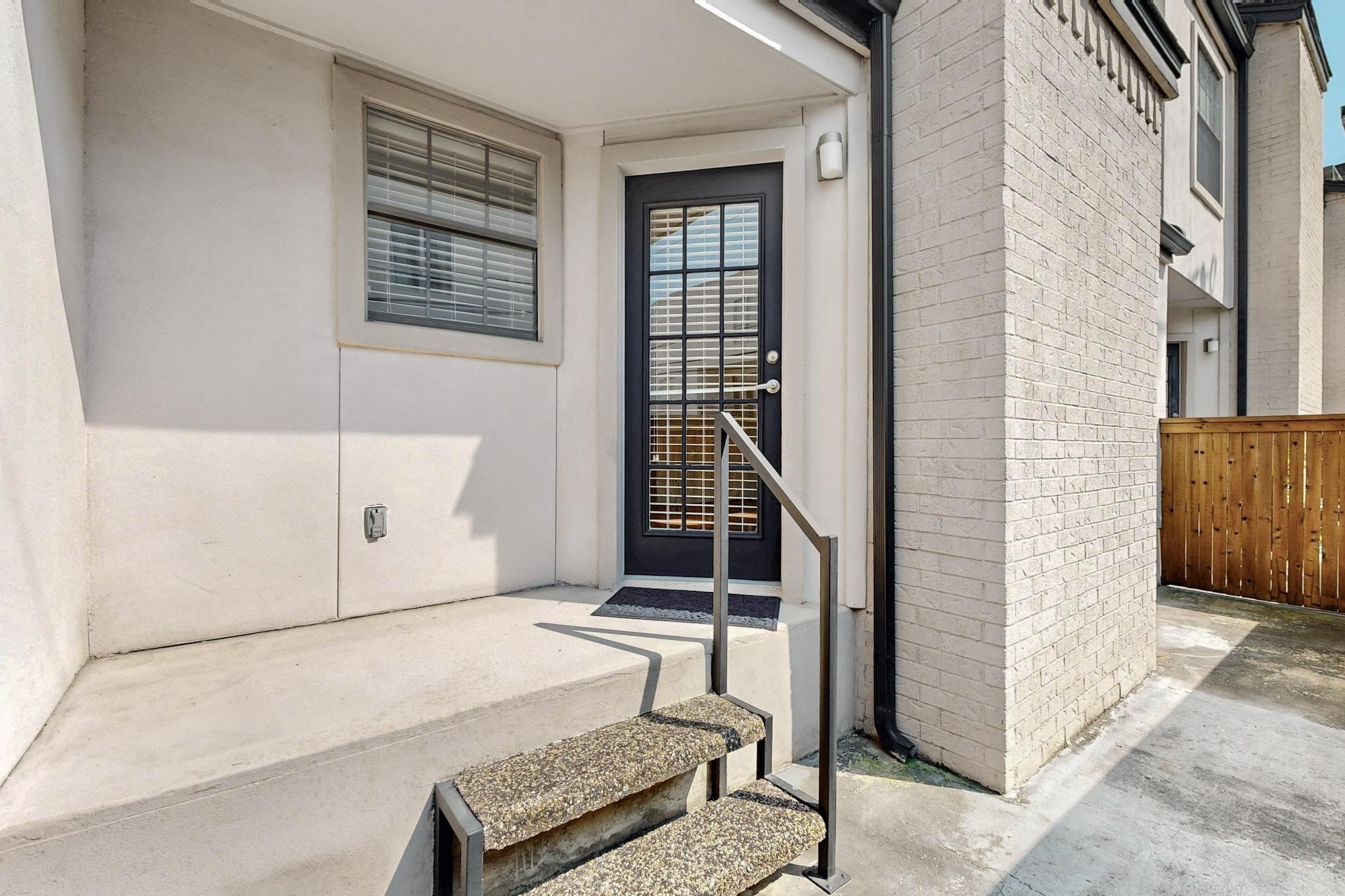 3901 Travis Street 113