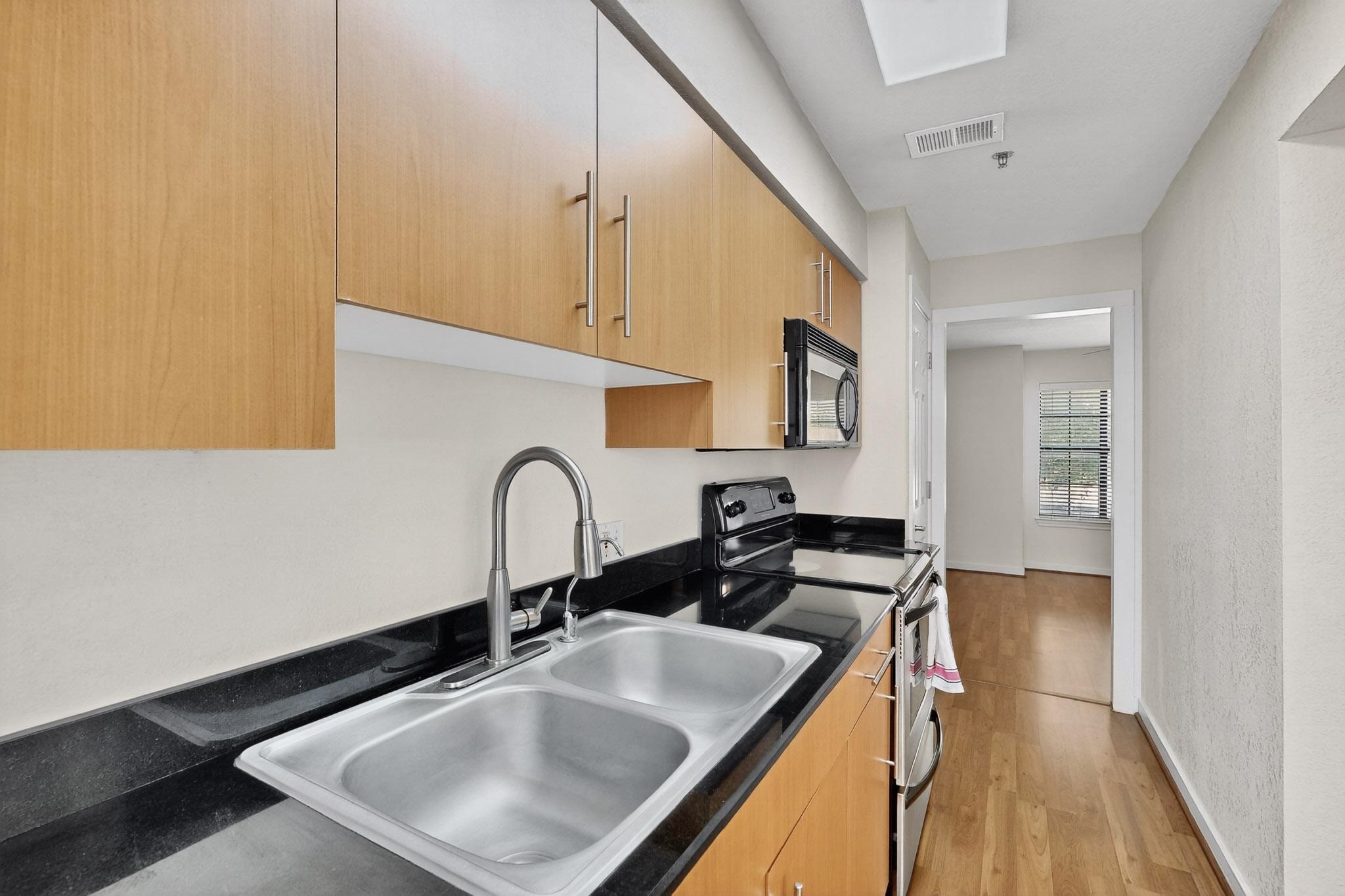 3901 Travis Street 113