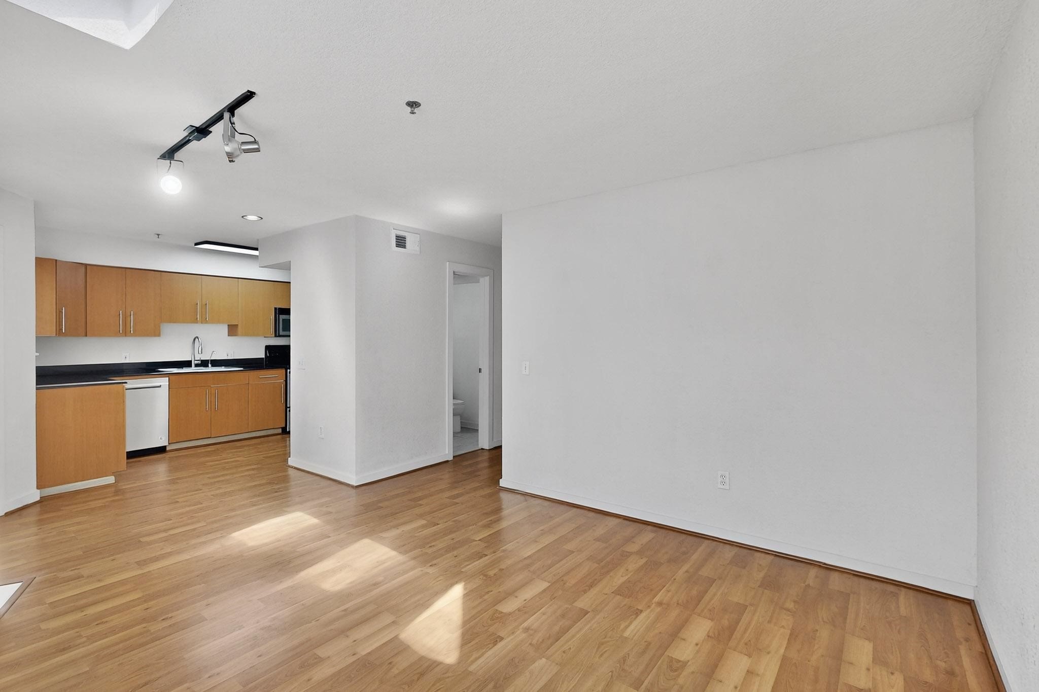 3901 Travis Street 113