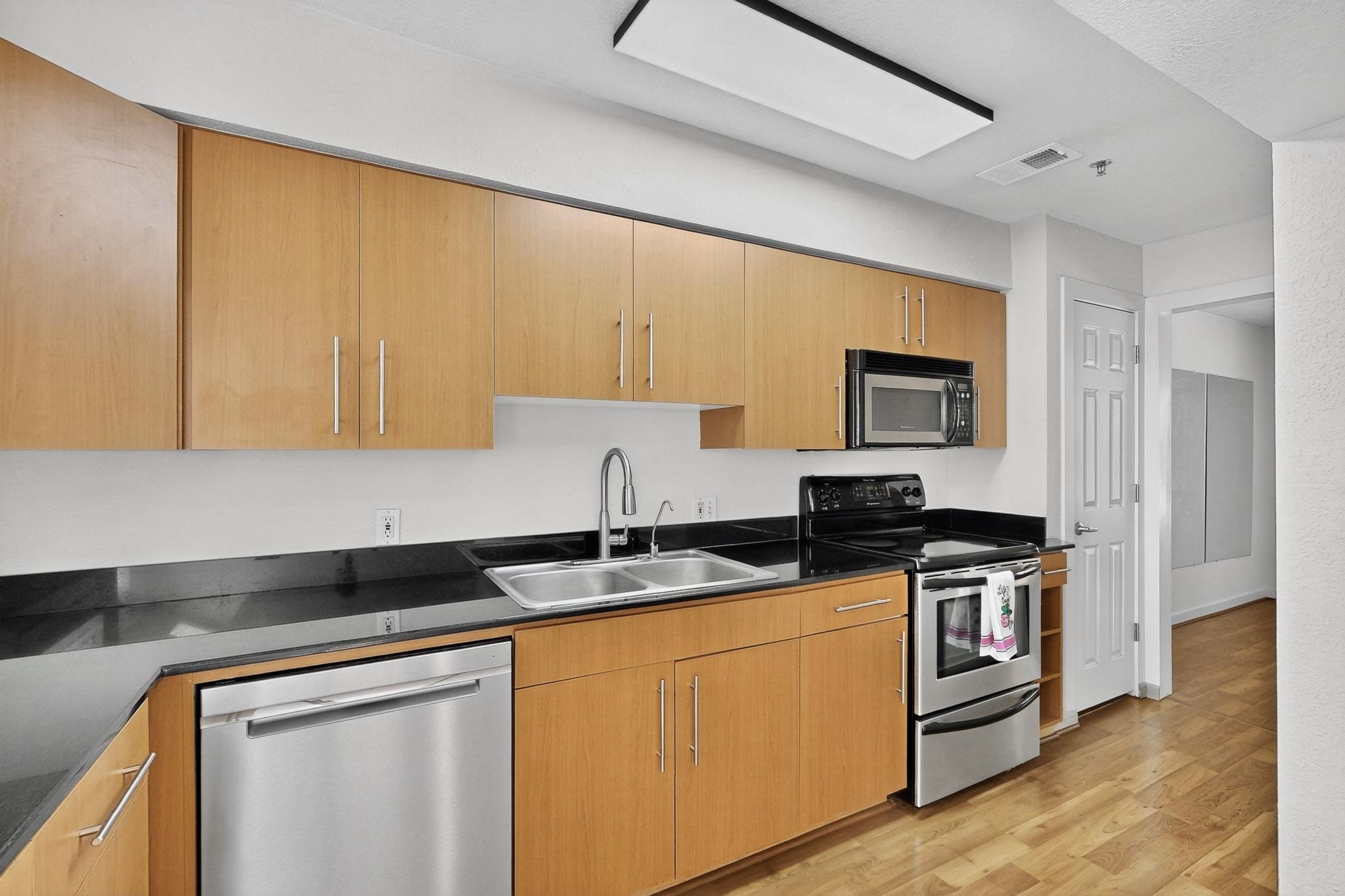 3901 Travis Street 113