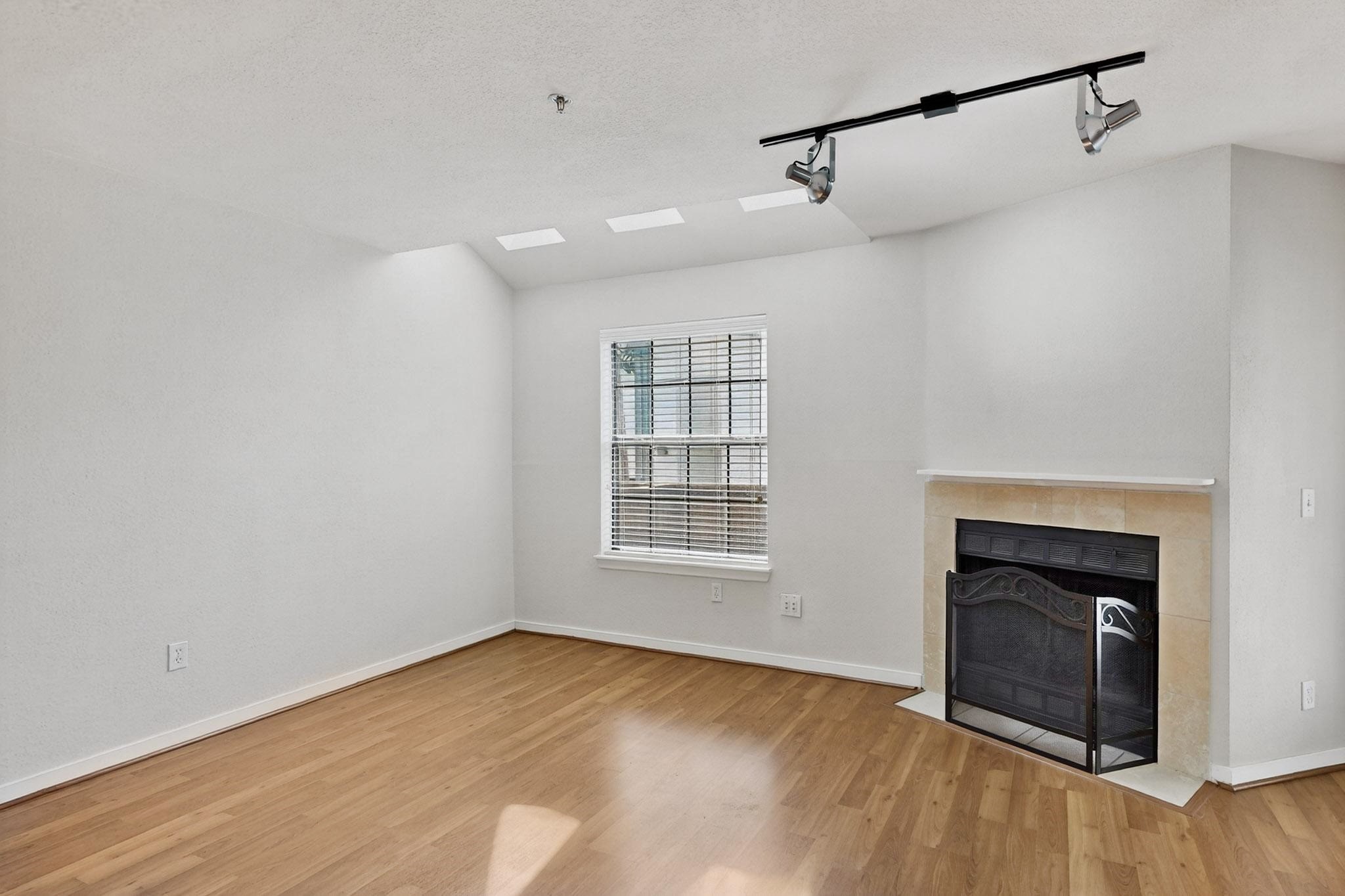 3901 Travis Street 113