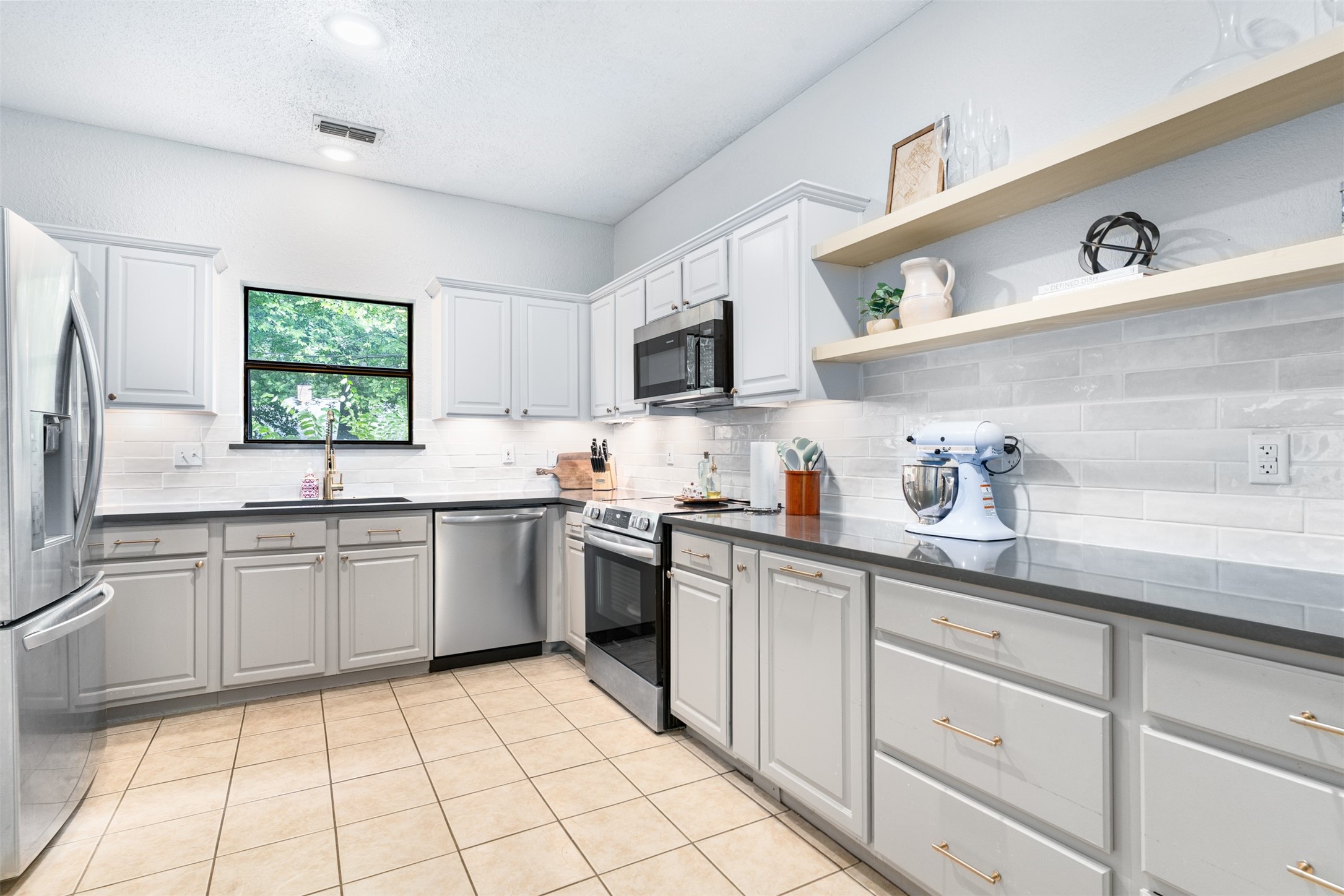 2533 Bear Haven Drive