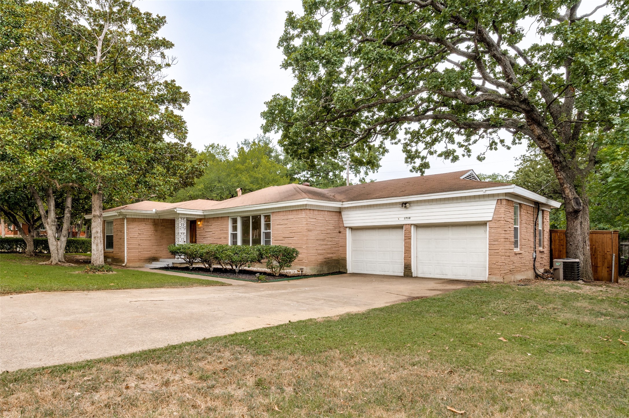 1710 Henderson Court