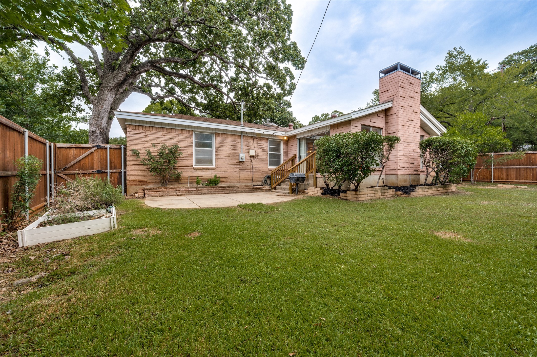 1710 Henderson Court