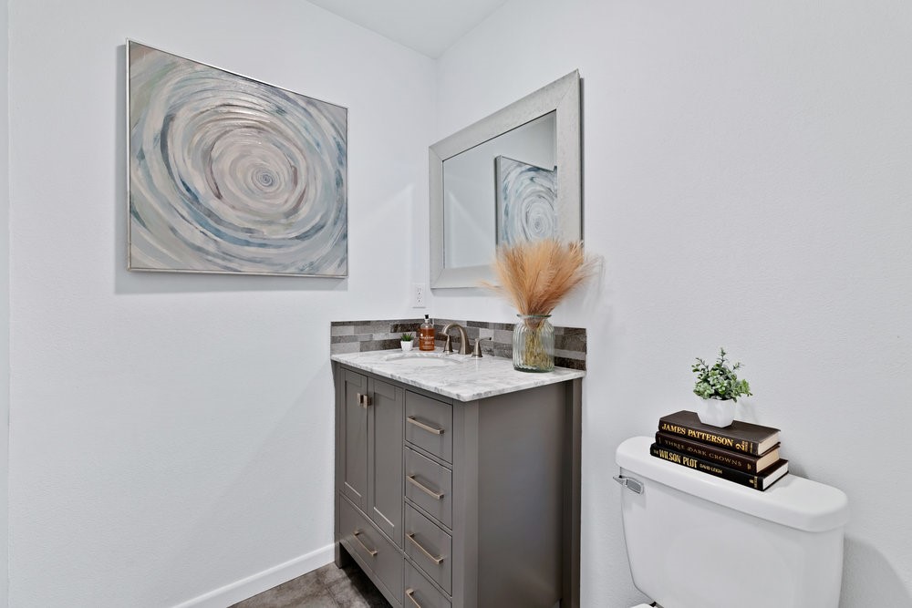 3927 High Summit Drive