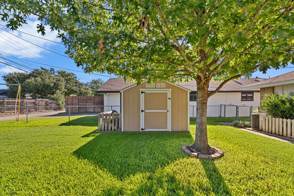 3927 High Summit Drive