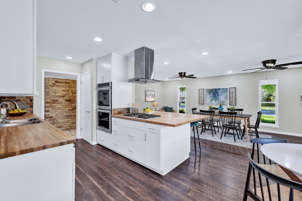 3927 High Summit Drive