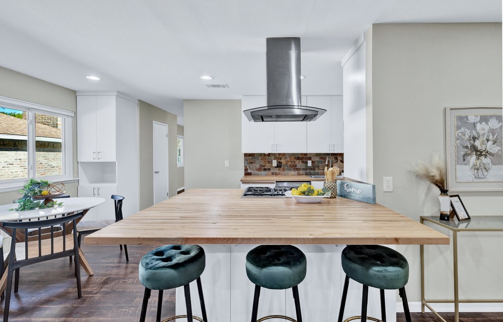 3927 High Summit Drive