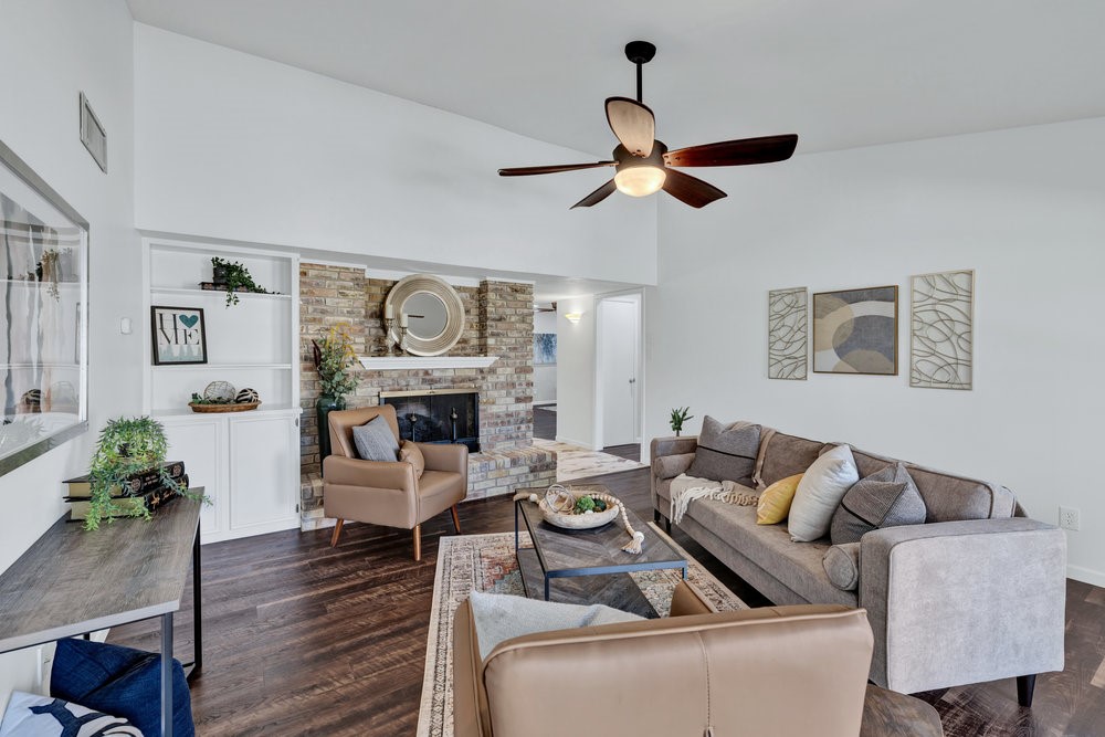 3927 High Summit Drive