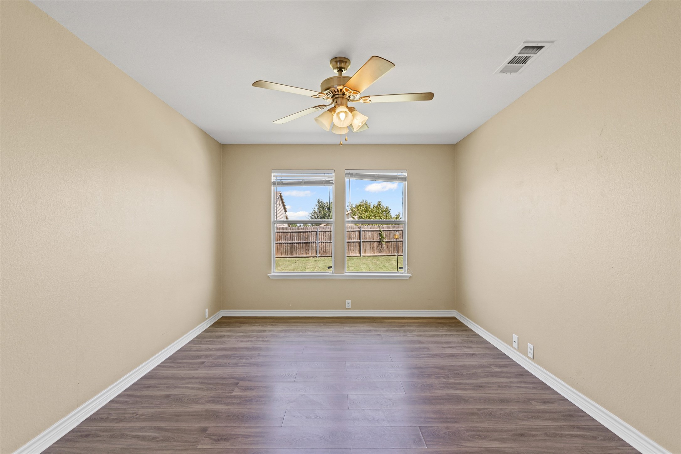 9113 Chisholm Trail