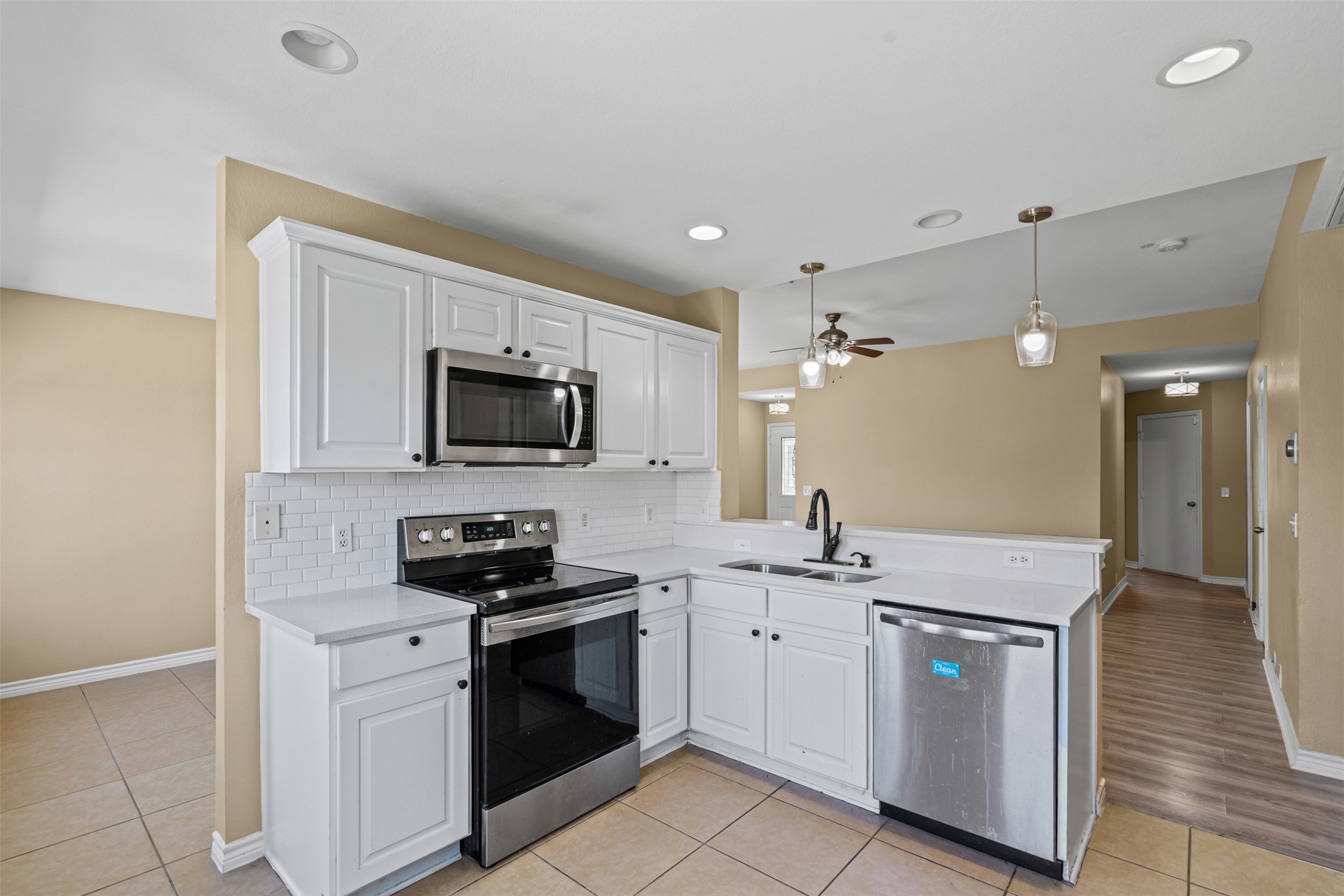 9113 Chisholm Trail